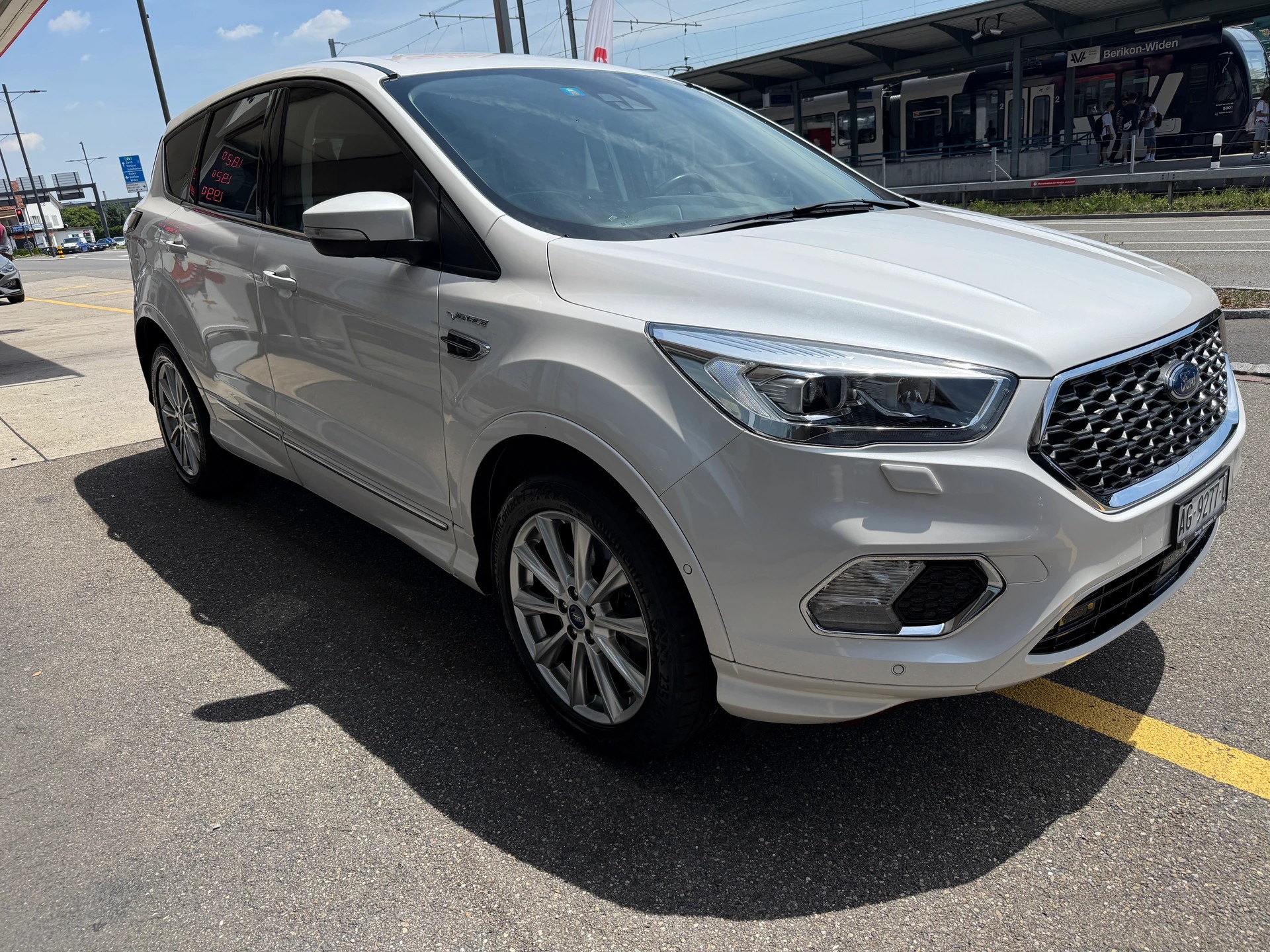 FORD Kuga 1.5 SCTi Vignale 4WD Automatic | CH-Auto | Bis zu 70% unter Neupreis-image-1