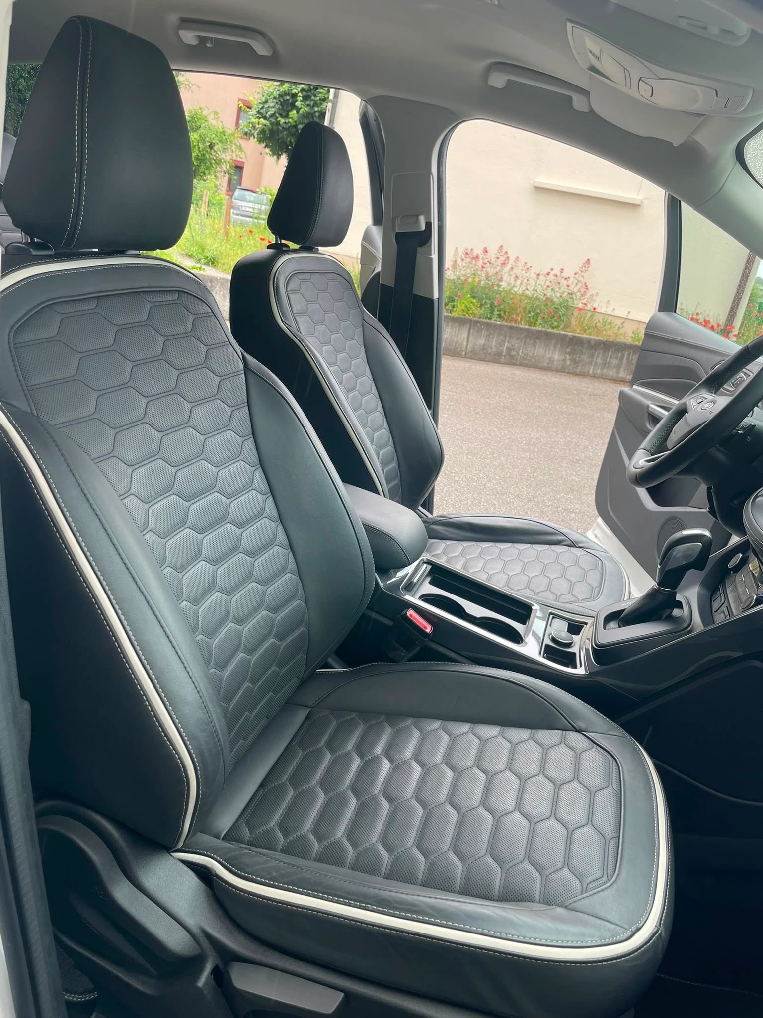 FORD Kuga 1.5 SCTi Vignale 4WD Automatic | CH-Auto | Bis zu 70% unter Neupreis-image-13