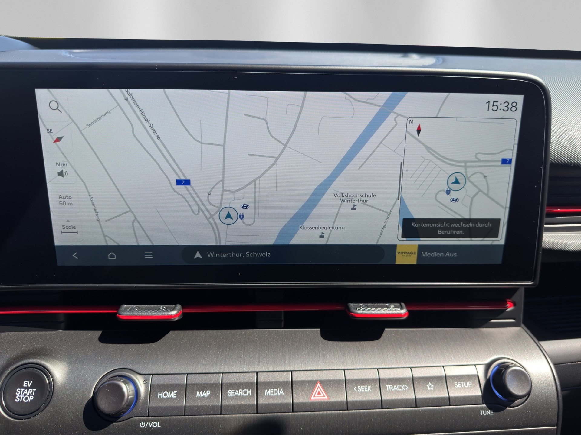 HYUNDAI Kona EV 65.4 kWh N Line-image-16