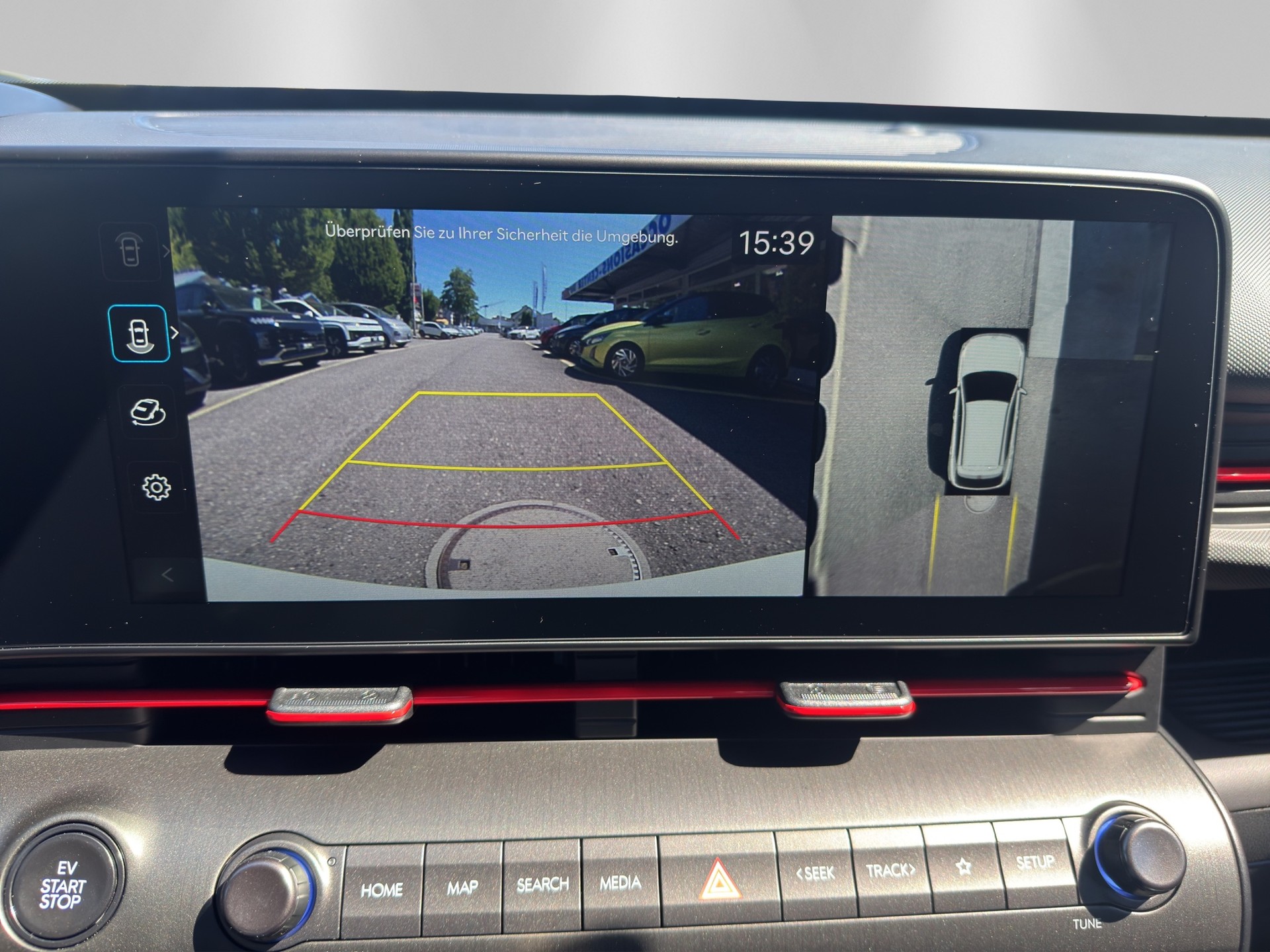 HYUNDAI Kona EV 65.4 kWh N Line-image-17