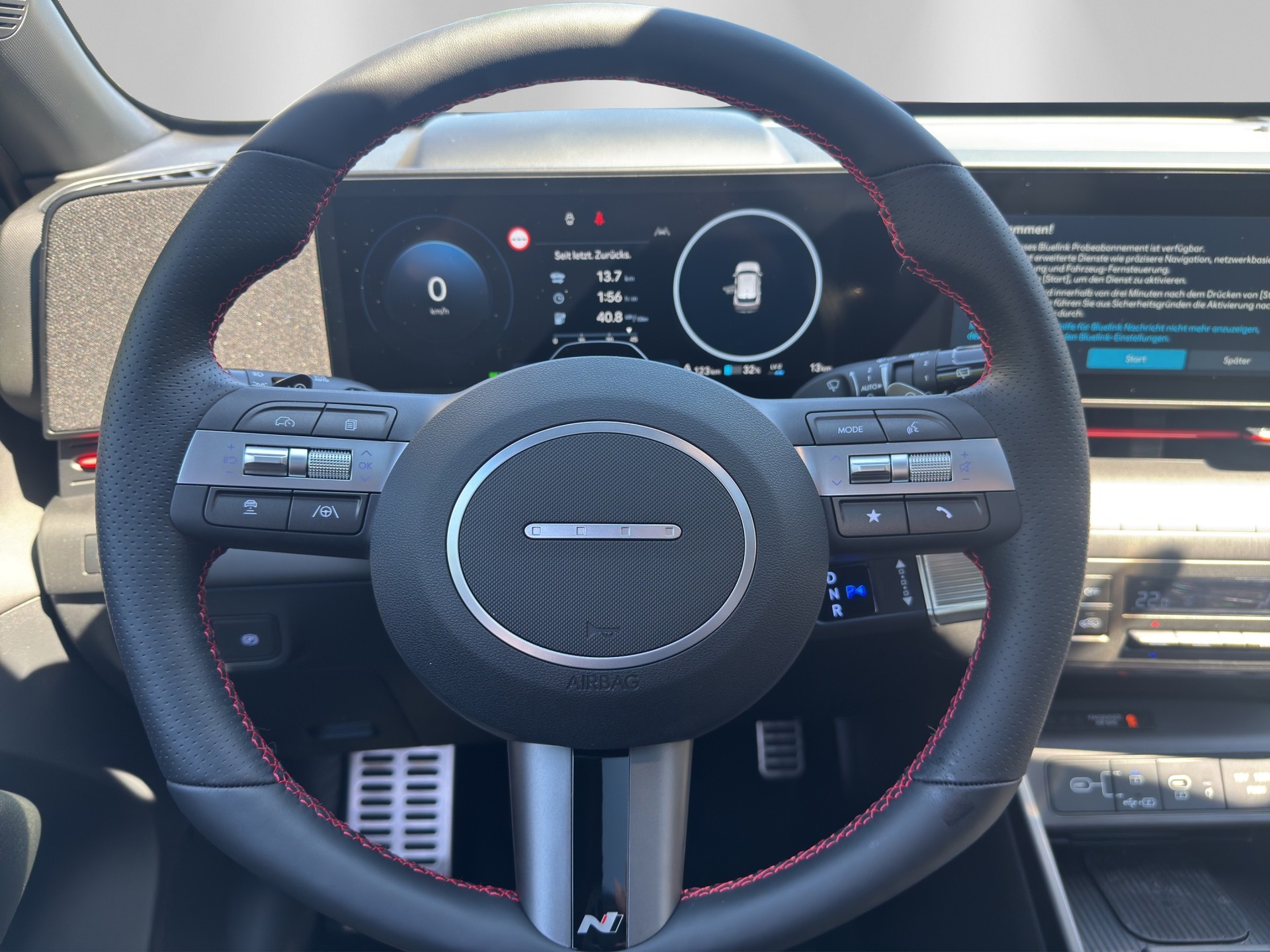 HYUNDAI Kona EV 65.4 kWh N Line-image-14