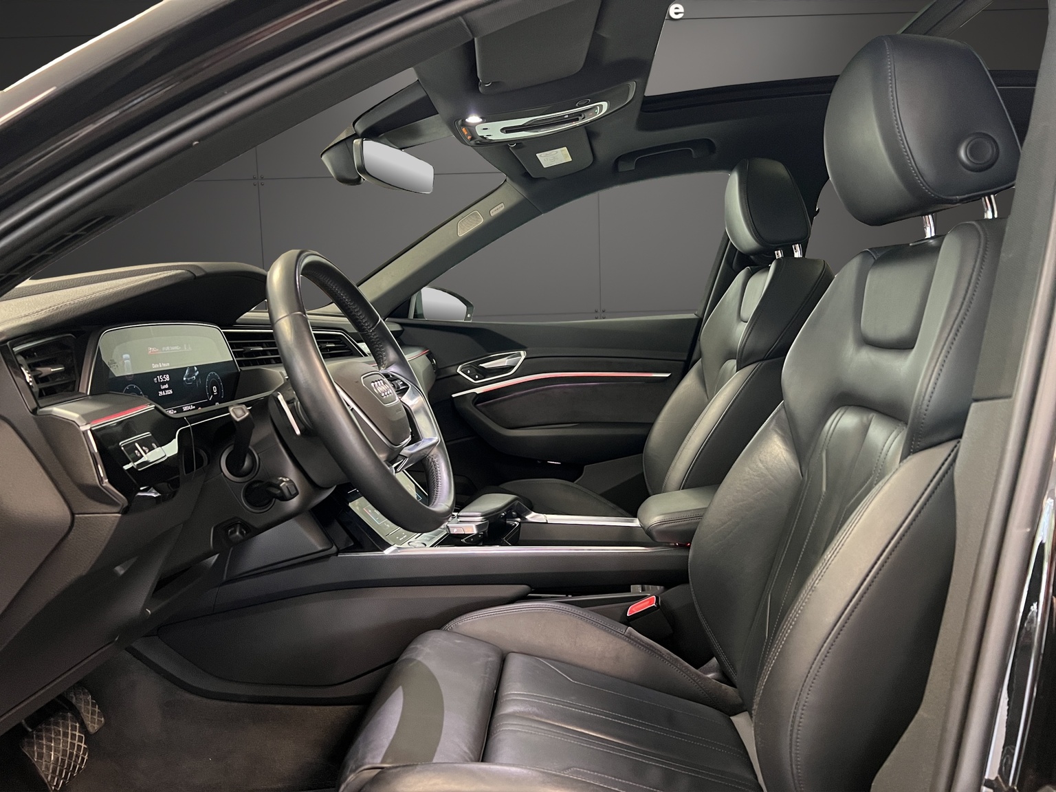 AUDI e-tron 55 Advanced quattro-image-5