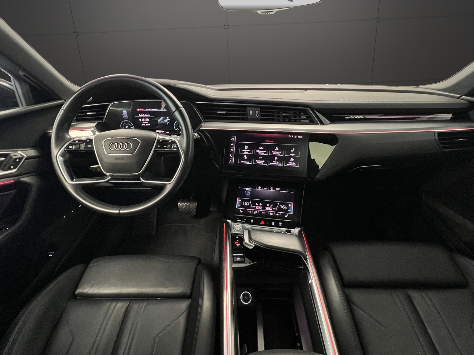 AUDI e-tron 55 Advanced quattro-image-9