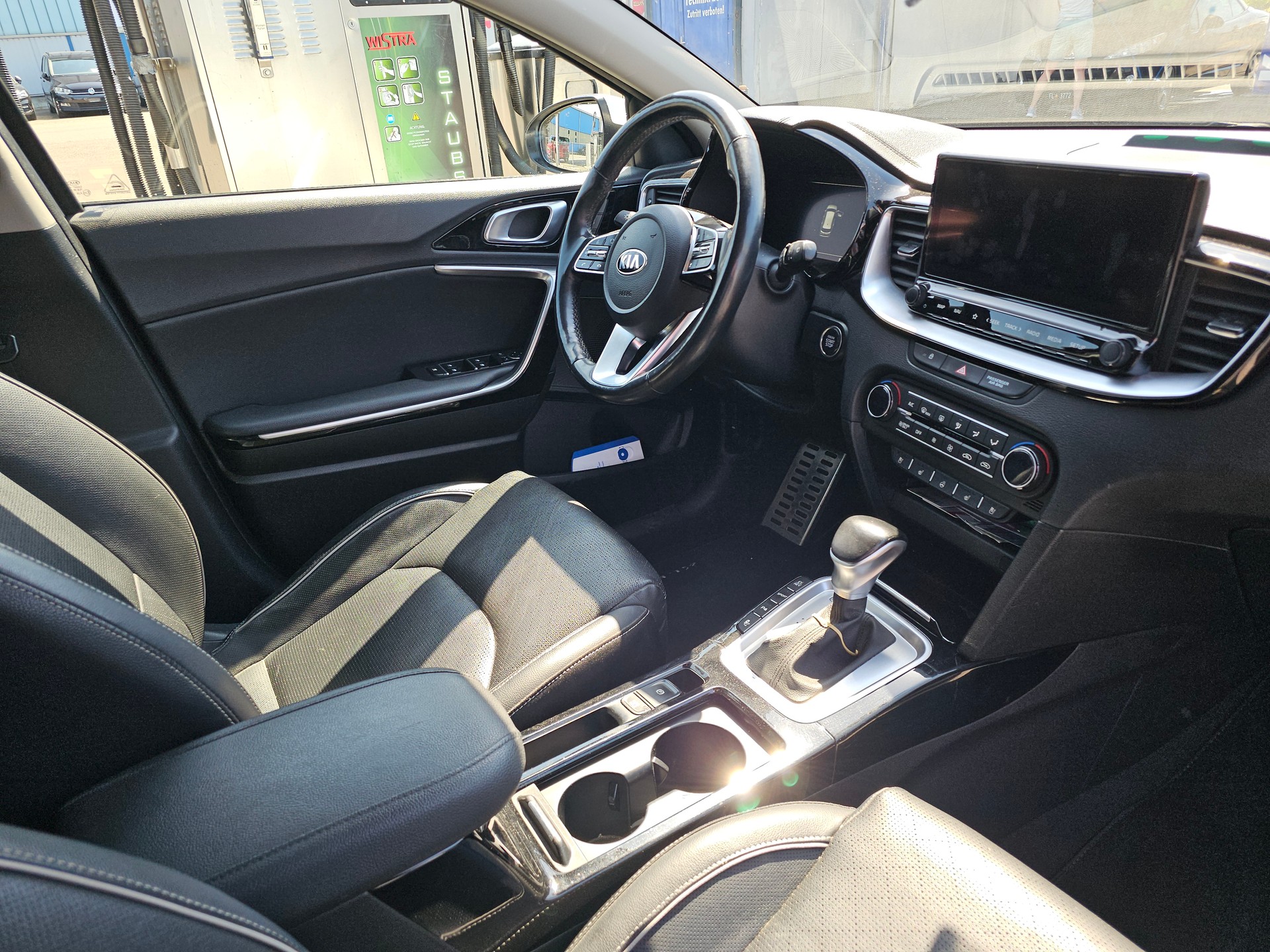 KIA Kia Ceed SW 1.6 GDi Plug-in Hybrid Style Deluxe | AHK | 1. Hand | Service gepflegt | nur 4.8l bzw. 1.6l/100km (ohne/mit Elektro)-image-4