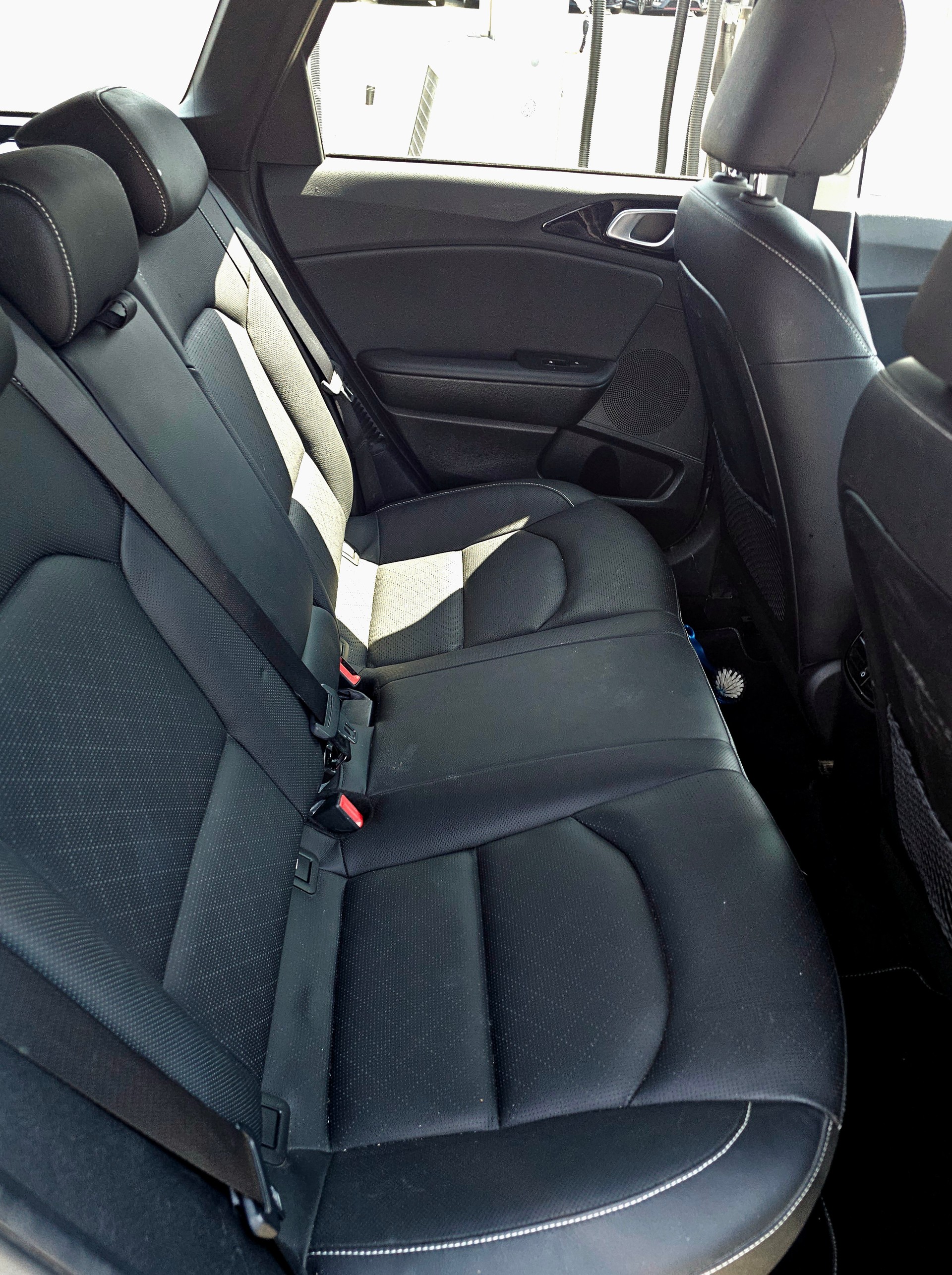 KIA Kia Ceed SW 1.6 GDi Plug-in Hybrid Style Deluxe | AHK | 1. Hand | Service gepflegt | nur 4.8l bzw. 1.6l/100km (ohne/mit Elektro)-image-5