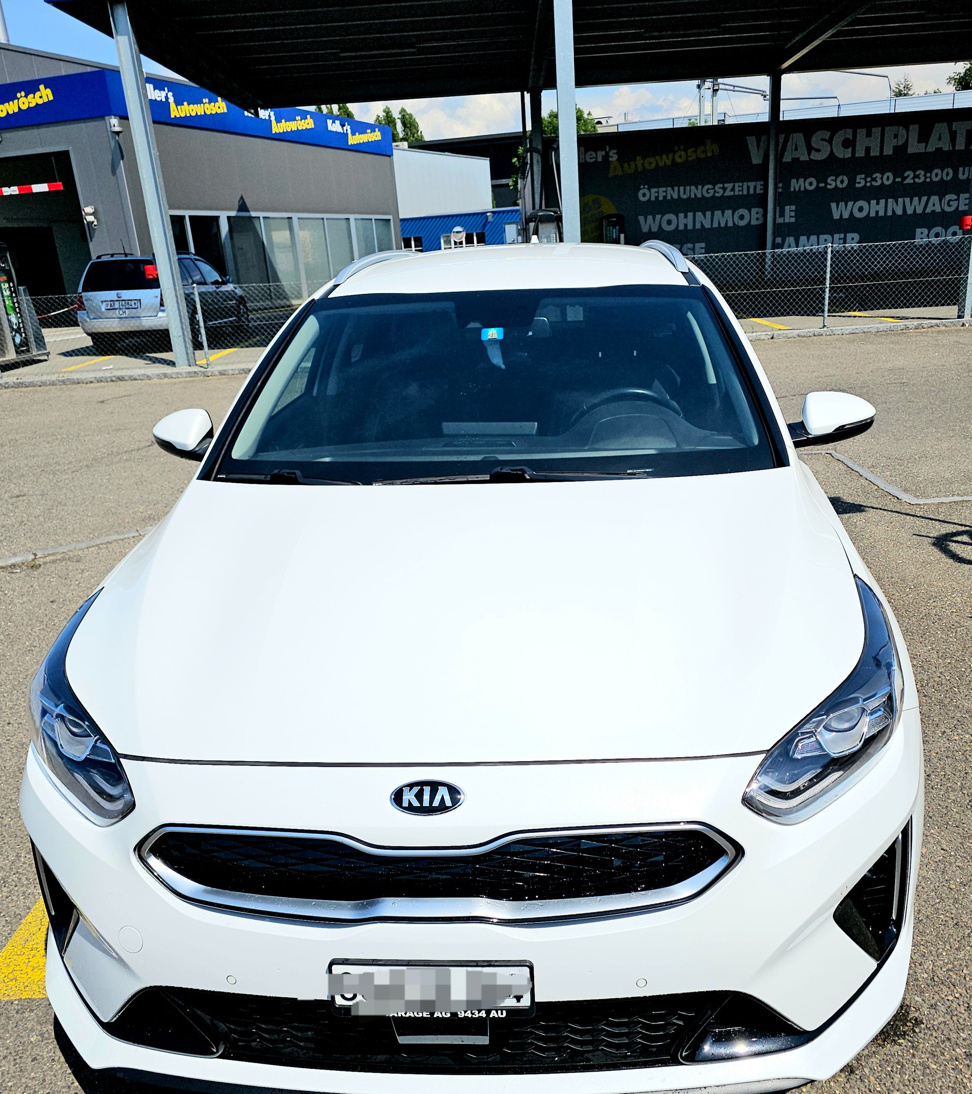KIA Kia Ceed SW 1.6 GDi Plug-in Hybrid Style Deluxe | AHK | 1. Hand | Service gepflegt | nur 4.8l bzw. 1.6l/100km (ohne/mit Elektro)-image-1