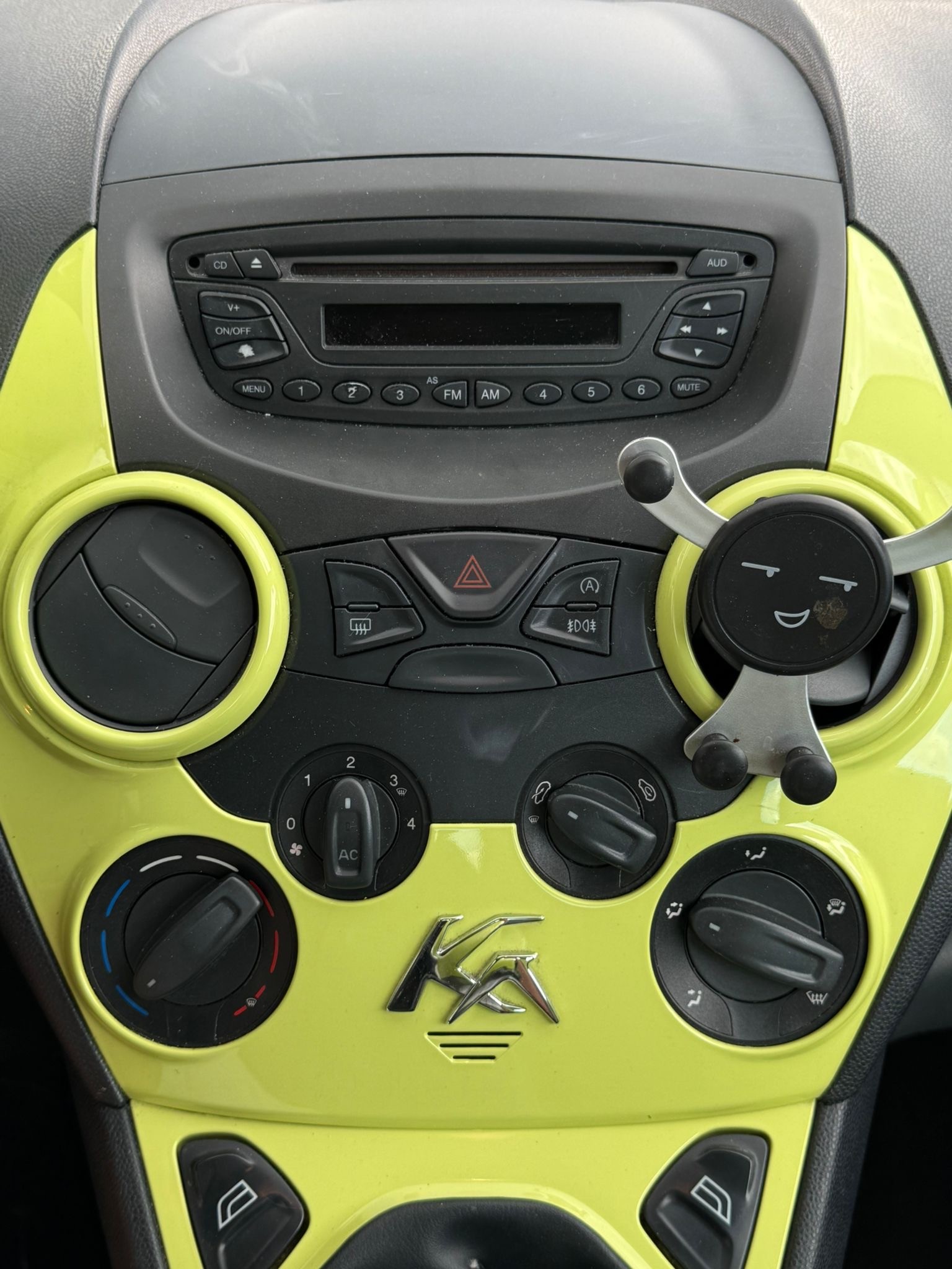 FORD KA 1.25 Titanium-image-9