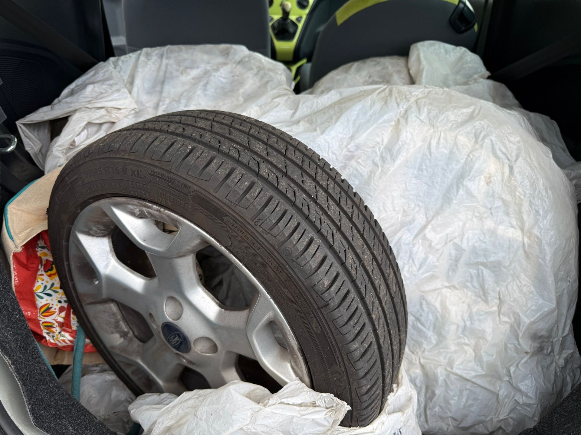 FORD KA 1.25 Titanium-image-12
