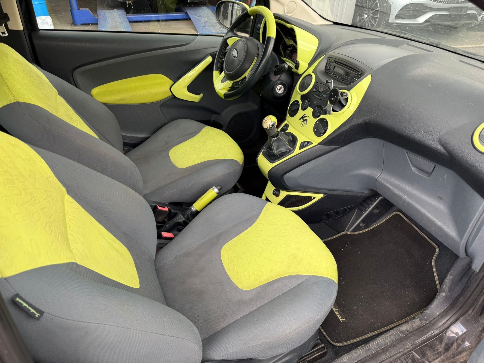 FORD KA 1.25 Titanium-image-8