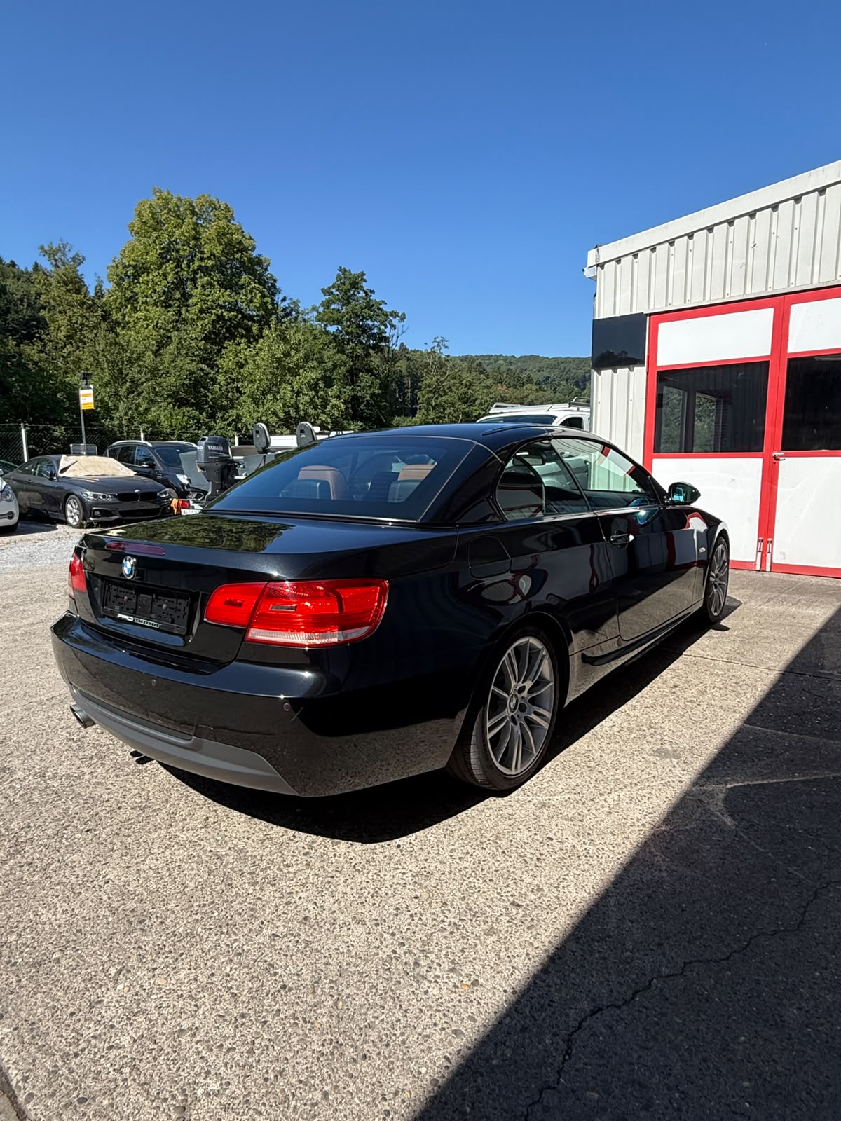 BMW 330d Cabriolet-image-6