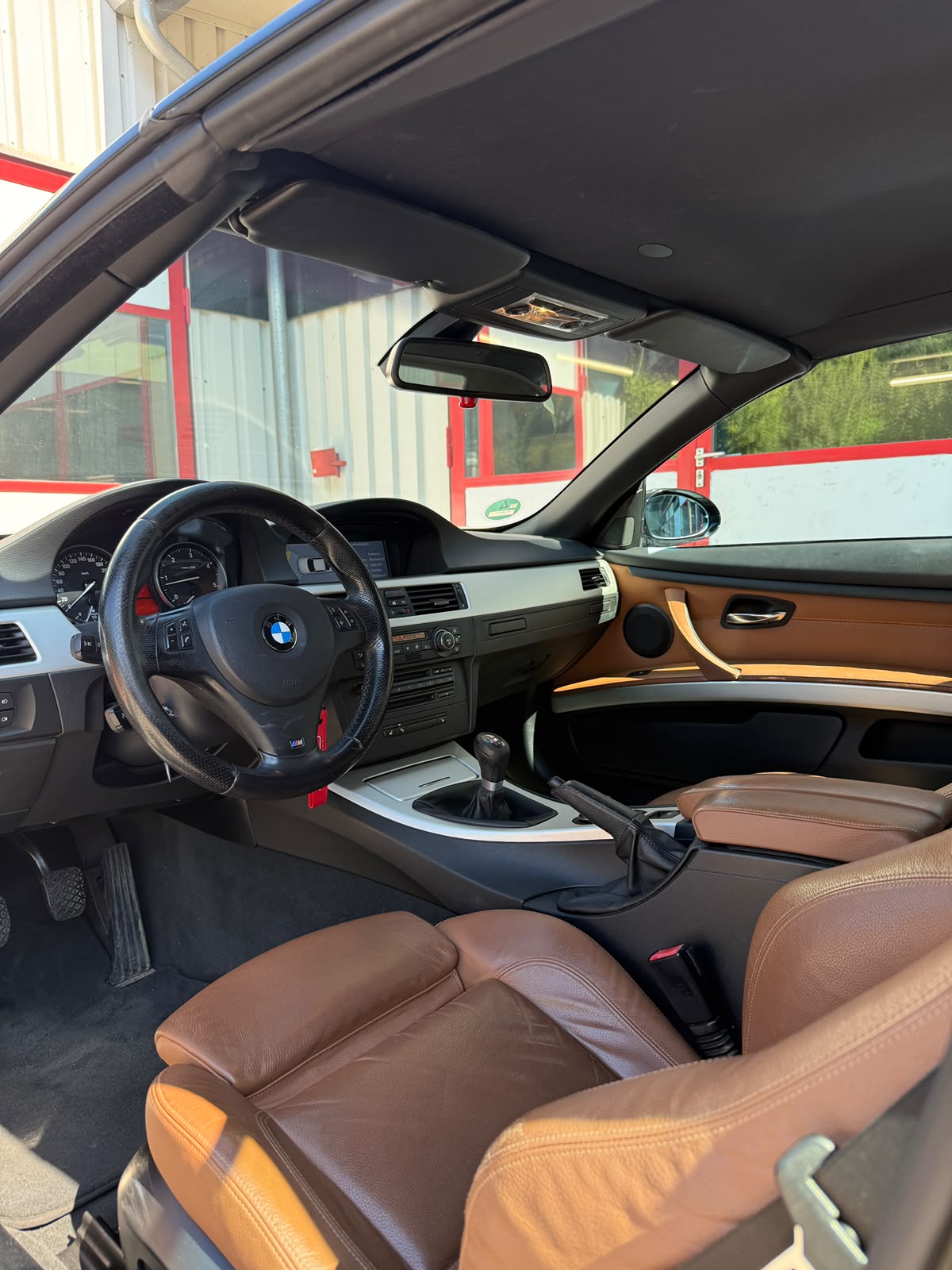 BMW 330d Cabriolet-image-2