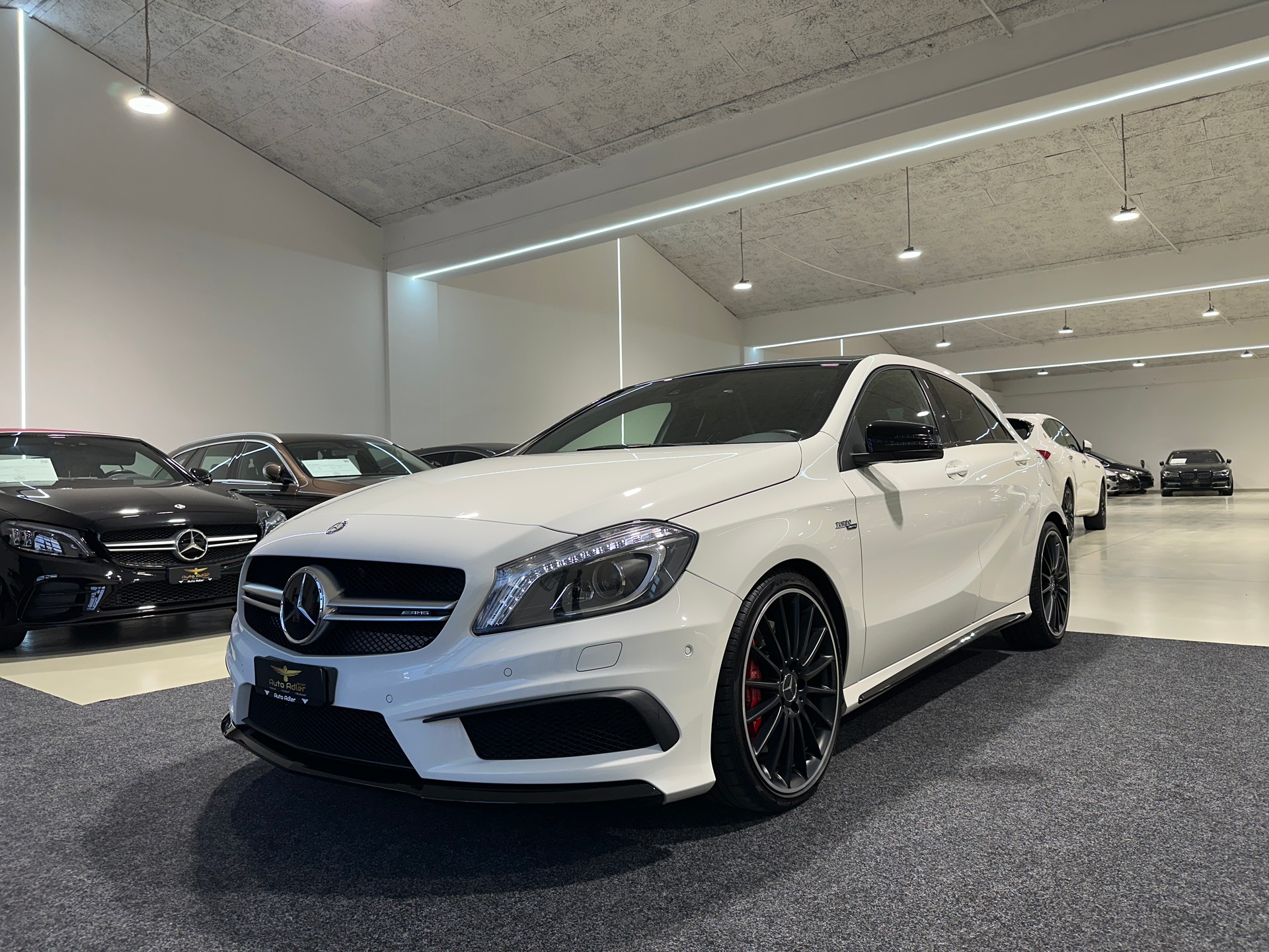 MERCEDES-BENZ A 45 AMG 4Matic Speedshift 7G-DCT-showroom-element-2