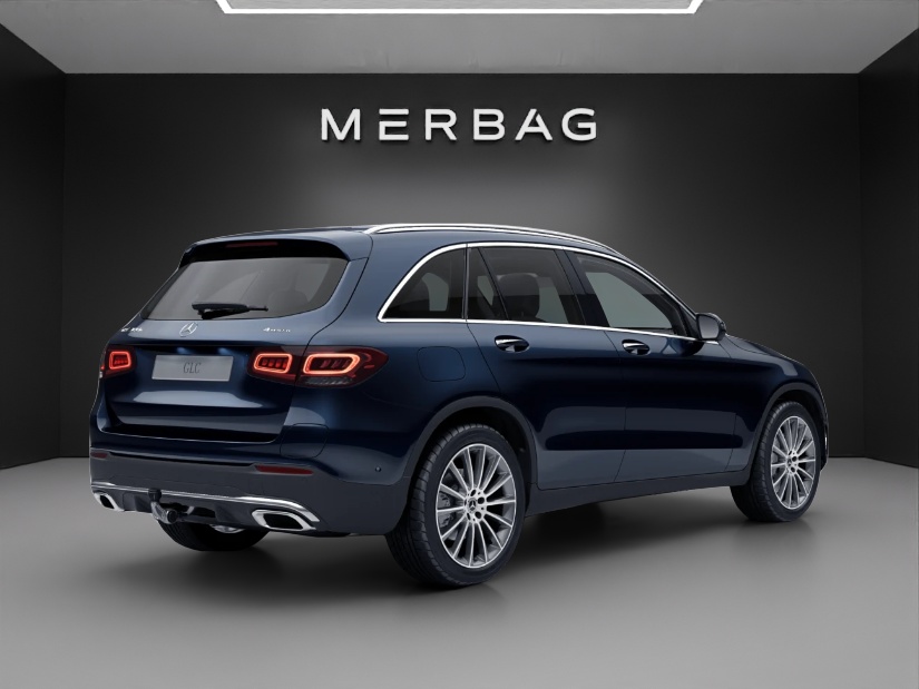 MERCEDES-BENZ GLC 300 e AMG Line 4Matic 9G-Tronic-image-2