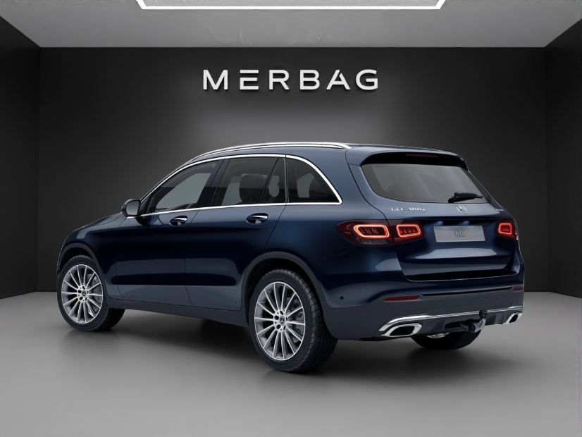 MERCEDES-BENZ GLC 300 e AMG Line 4Matic 9G-Tronic-image-4