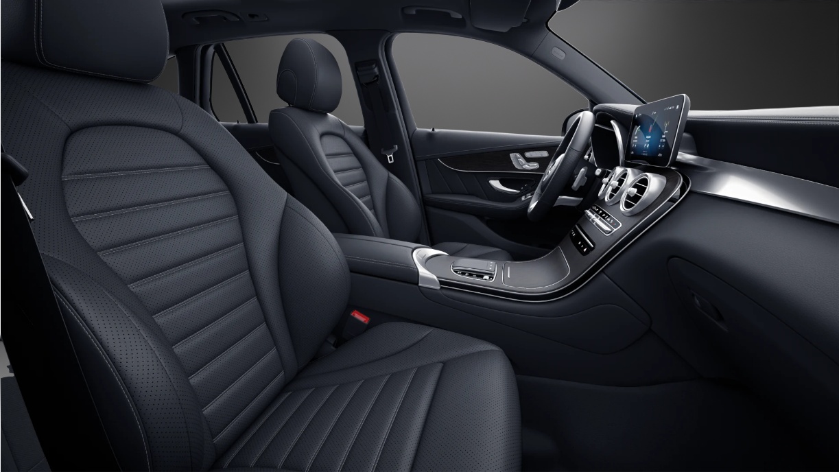 MERCEDES-BENZ GLC 300 e AMG Line 4Matic 9G-Tronic-image-9