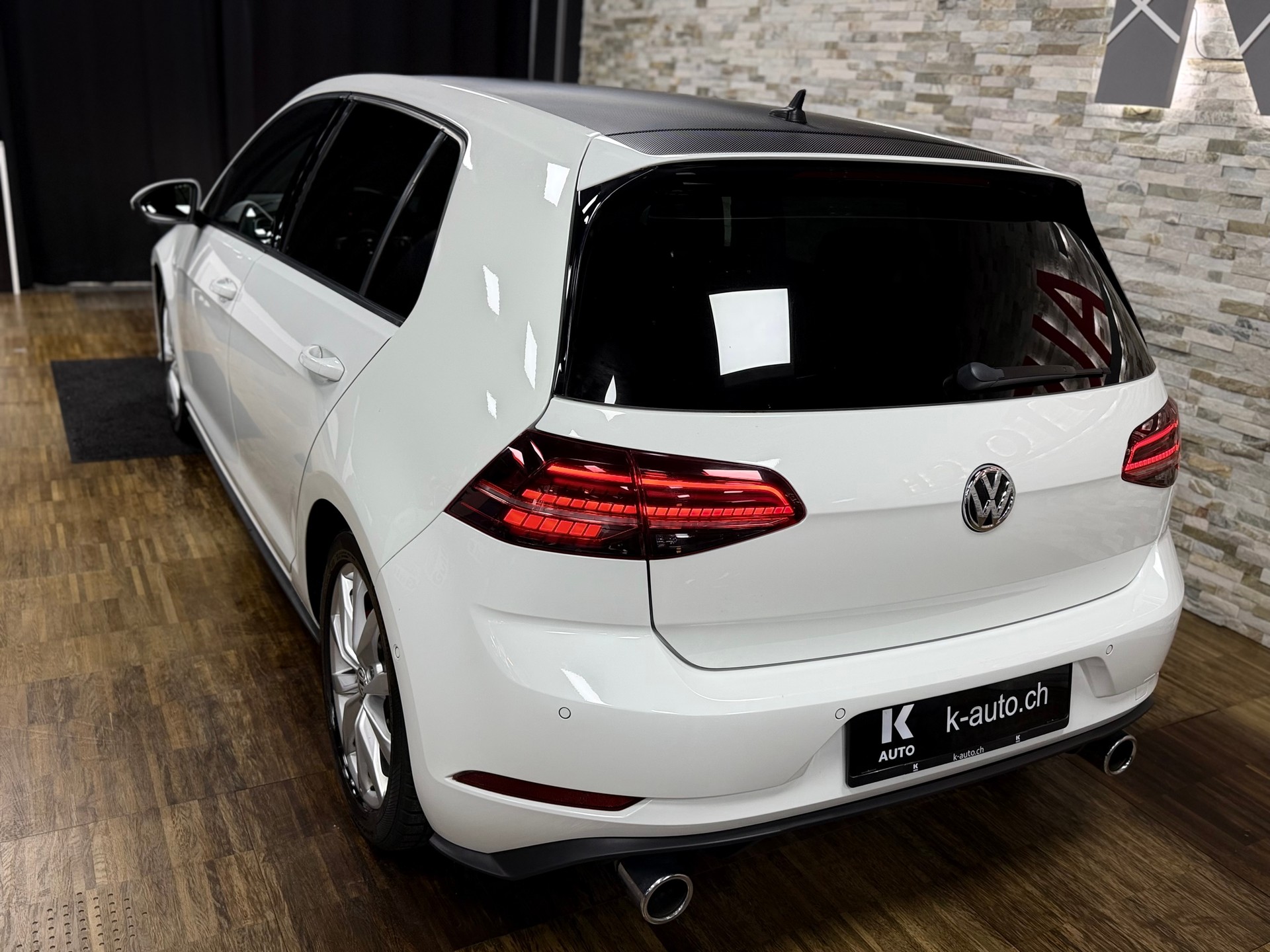 VW Golf 2.0 TSI GTI Performance DSG-image-2