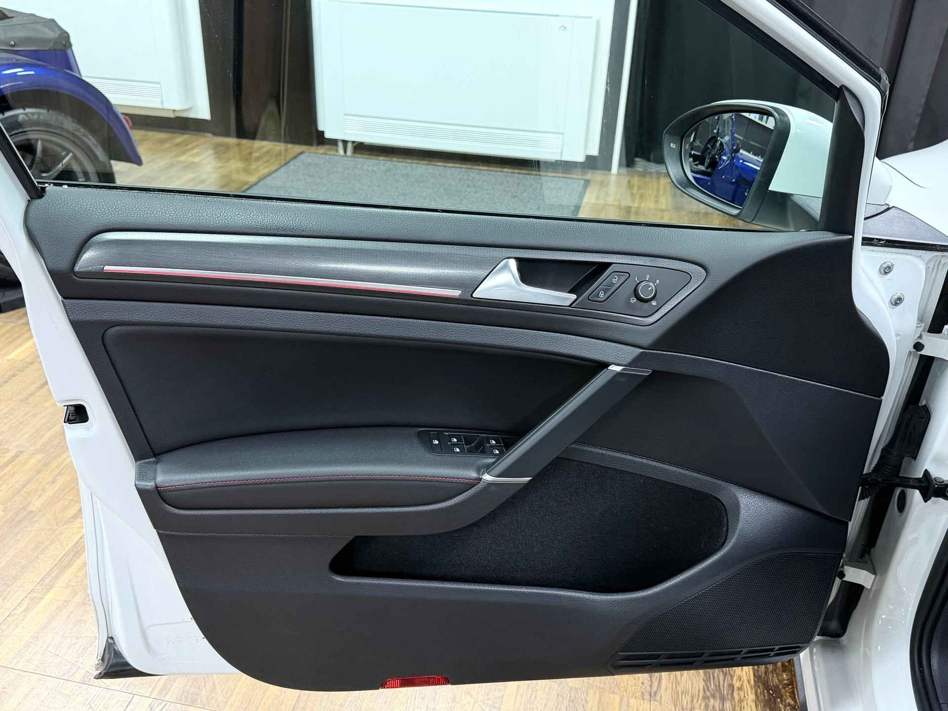 VW Golf 2.0 TSI GTI Performance DSG-image-11