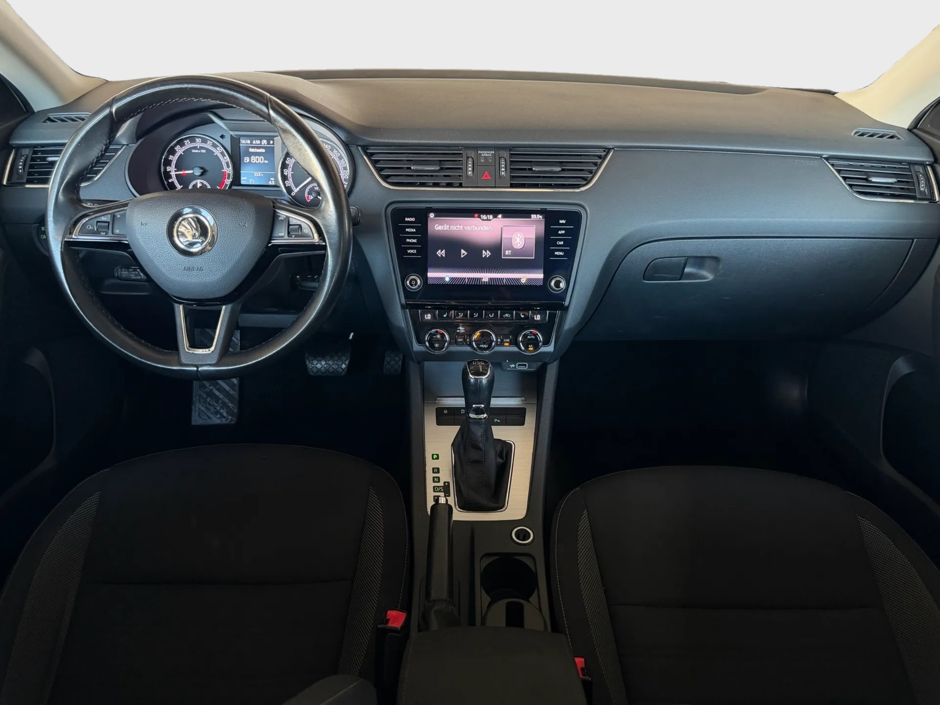 SKODA Octavia Combi 2.0 TDI Ambition DSG-image-9