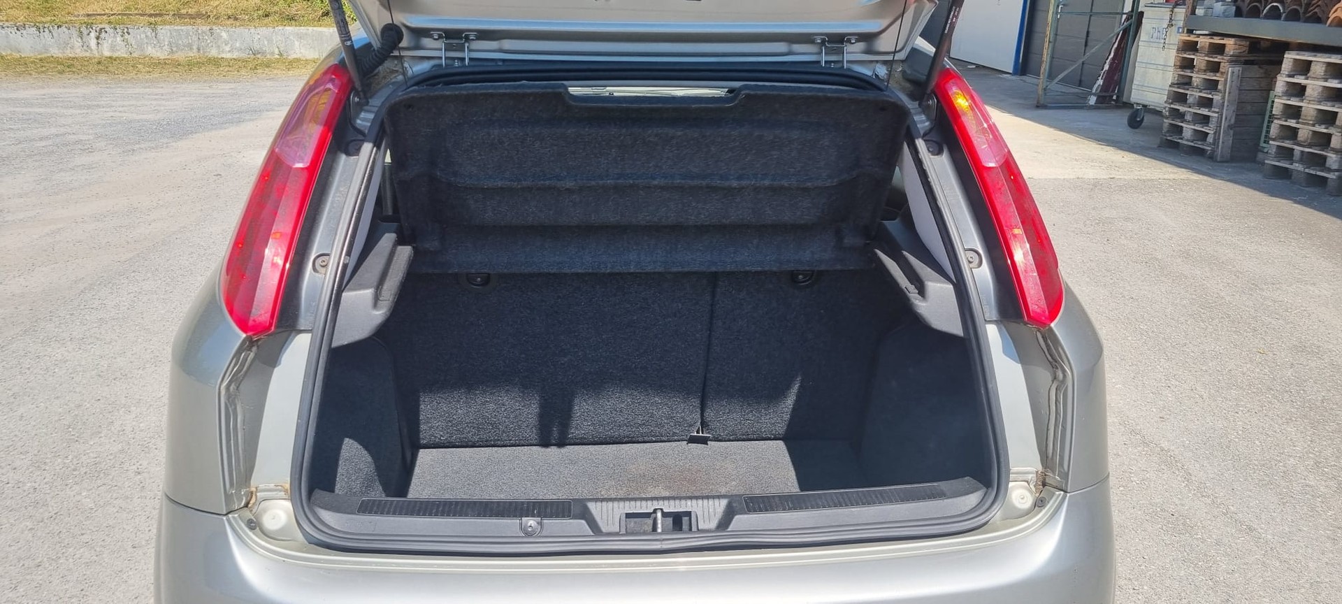 FIAT Punto 1.4 Emotion-image-7