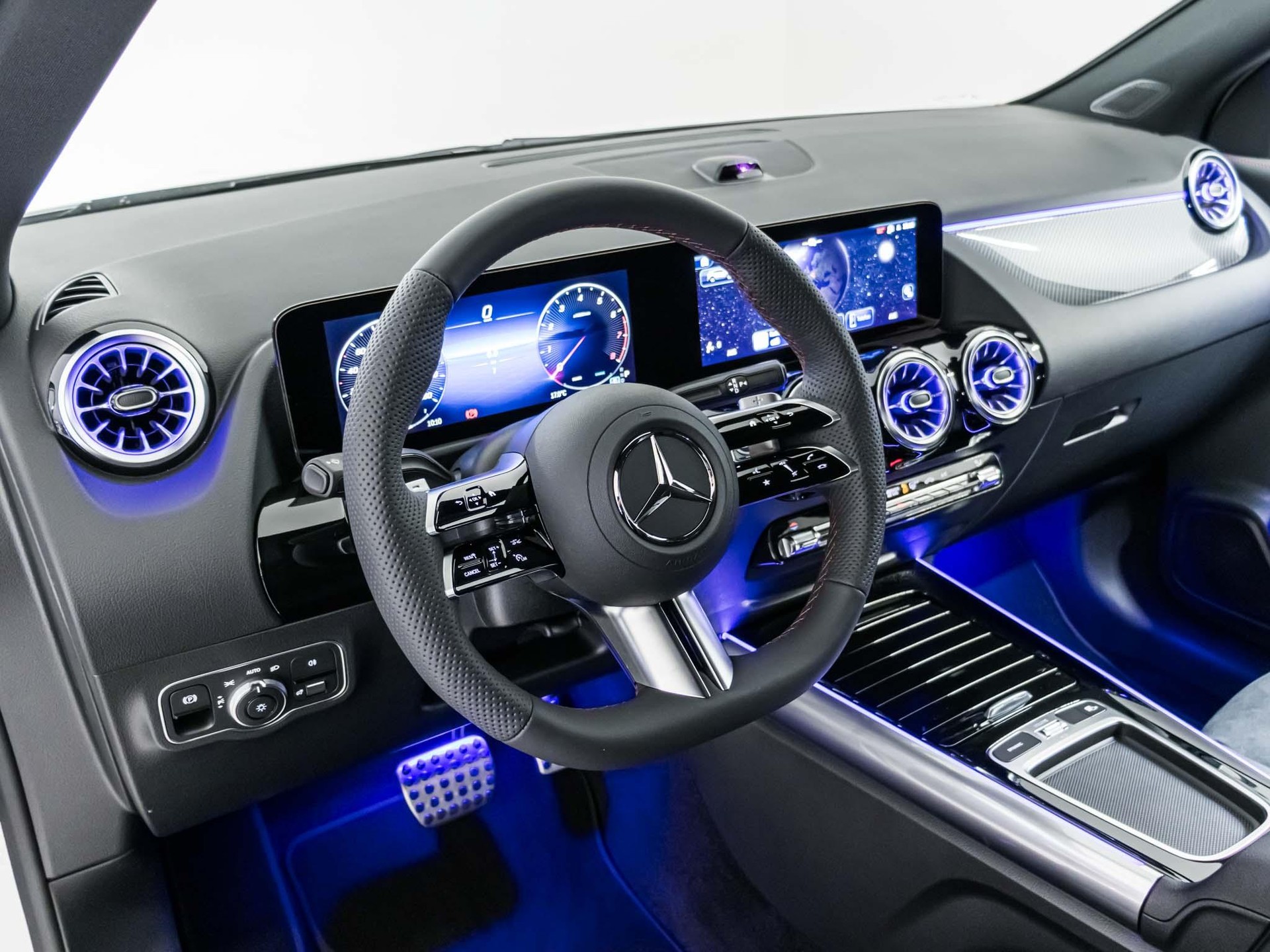 MERCEDES-BENZ GLA 200 Night Star-image-8