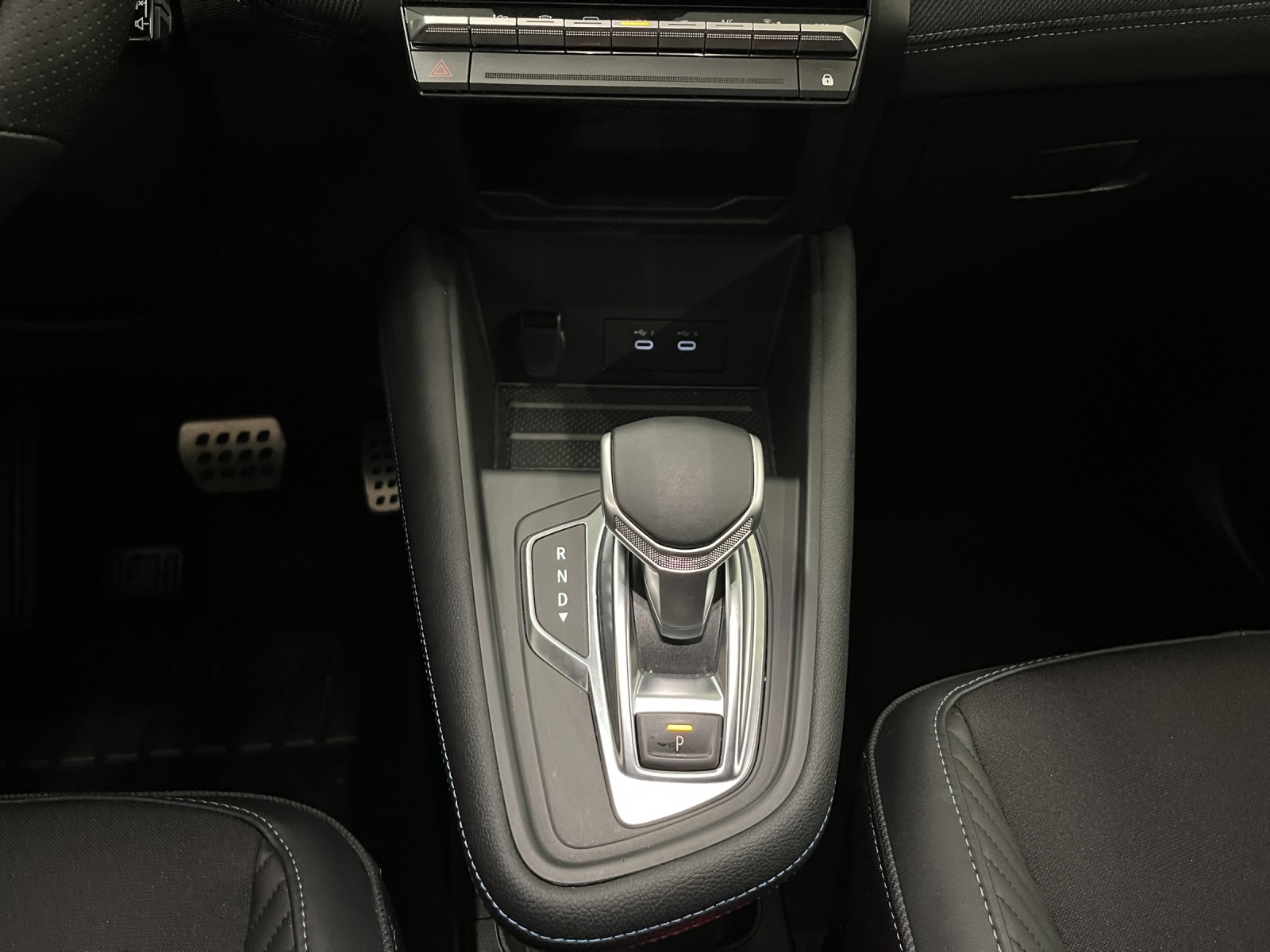 RENAULT Captur 1.3 TCe 160 esprit Alpine EDC-image-11