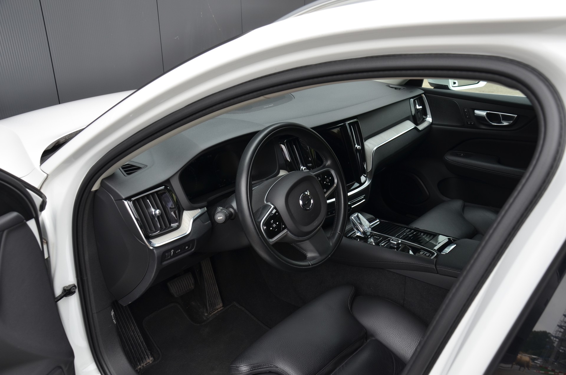 VOLVO V60 T6 eAWD Twin Engine Inscription Geartronic-image-13