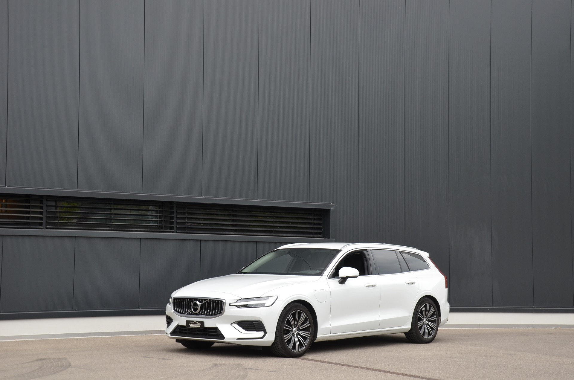 VOLVO V60 T6 eAWD Twin Engine Inscription Geartronic-image-0