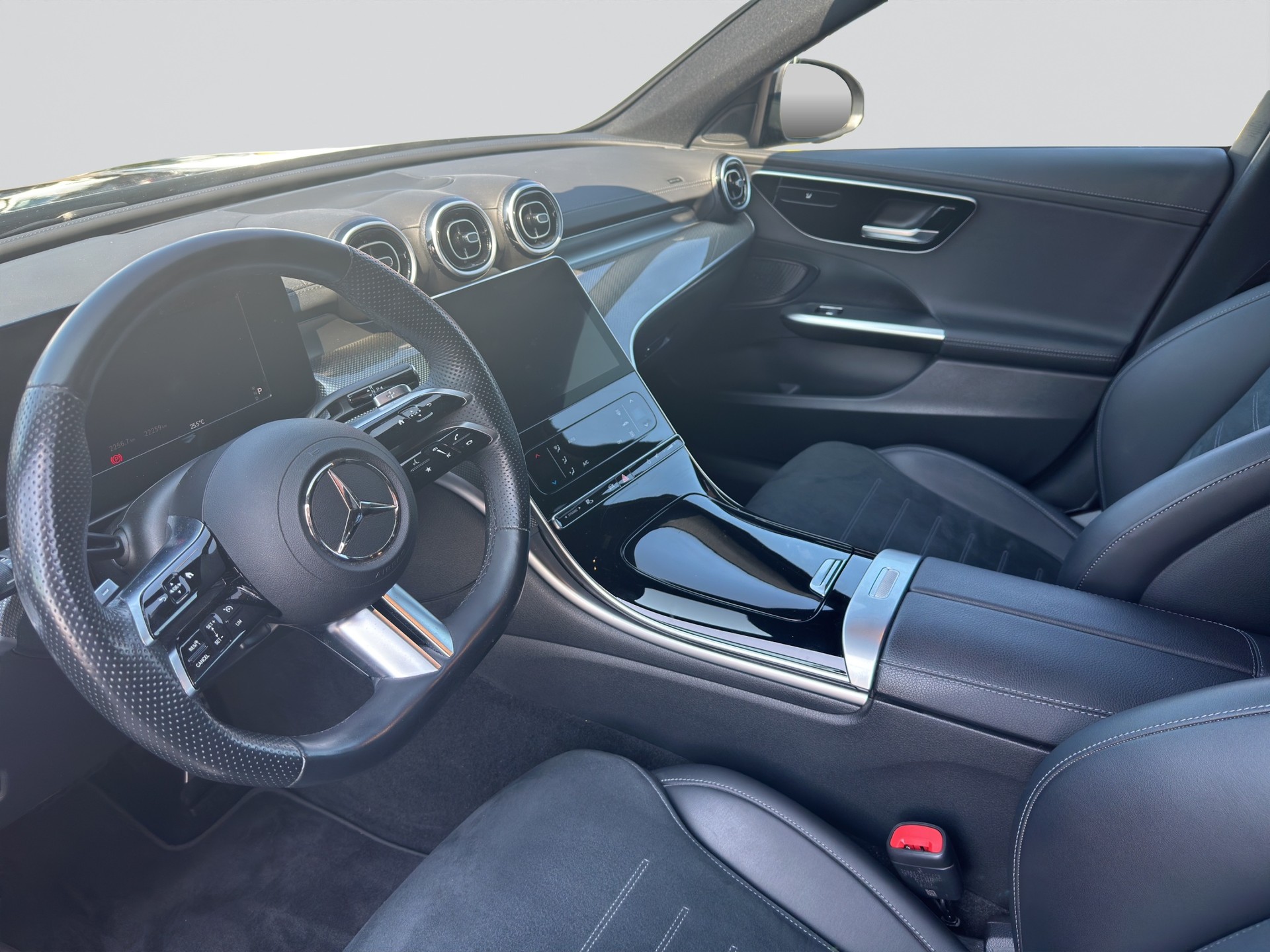 MERCEDES-BENZ C 200 AMG Line 4Matic Night-image-7