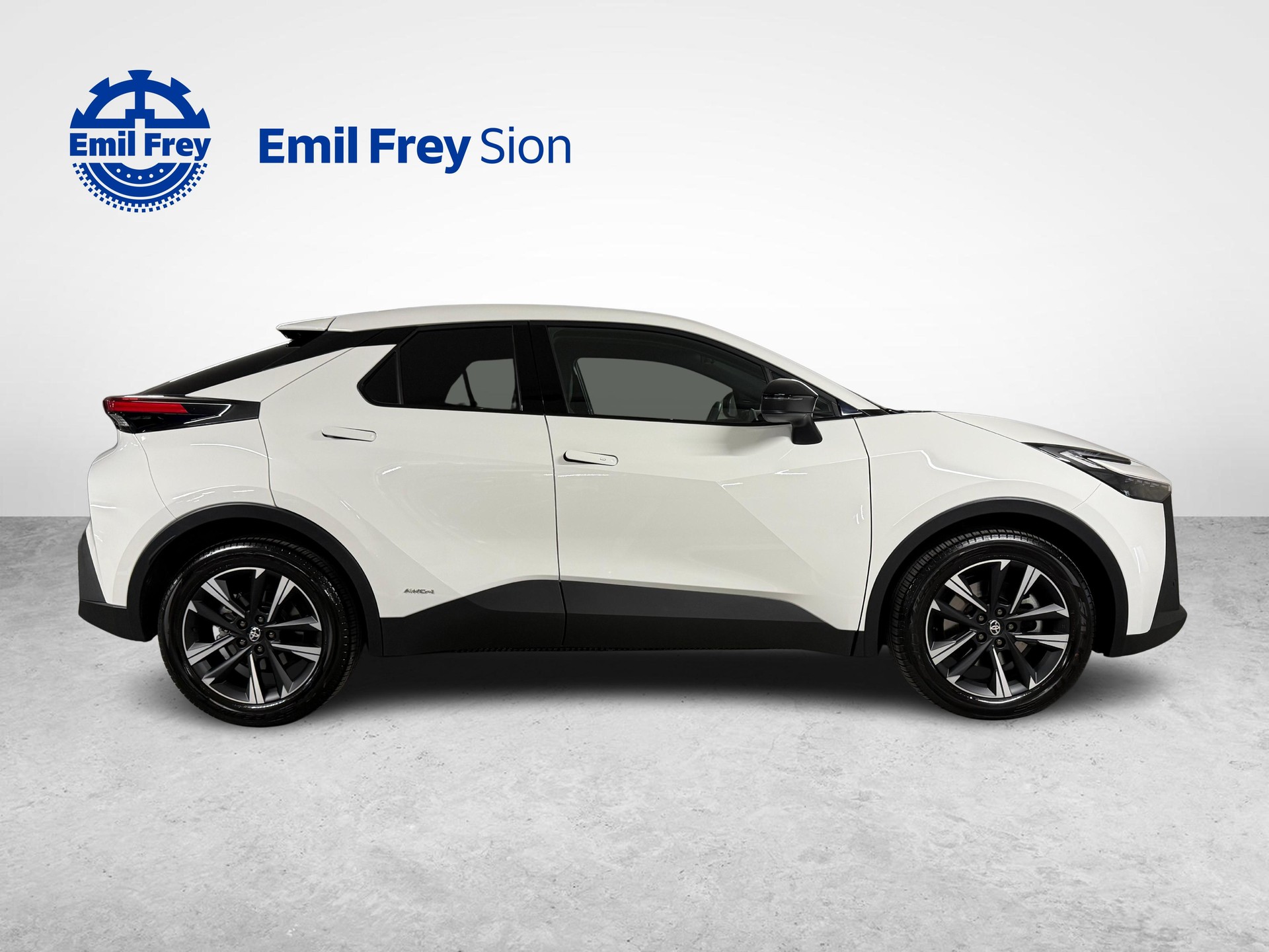 TOYOTA C-HR 2.0 HEV Trend 4x4-image-3