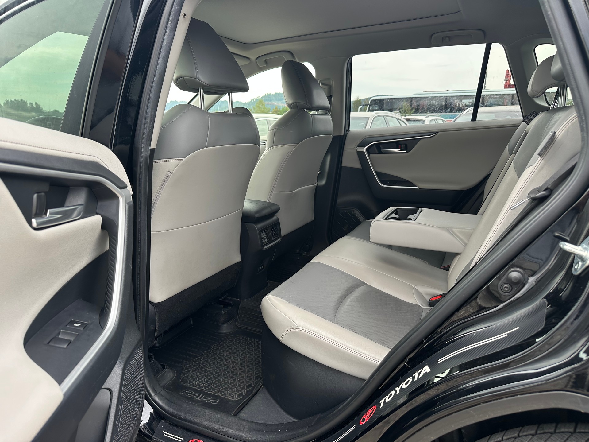 TOYOTA RAV-4 2.5 HSD Premium e-CVT 4WD-image-13