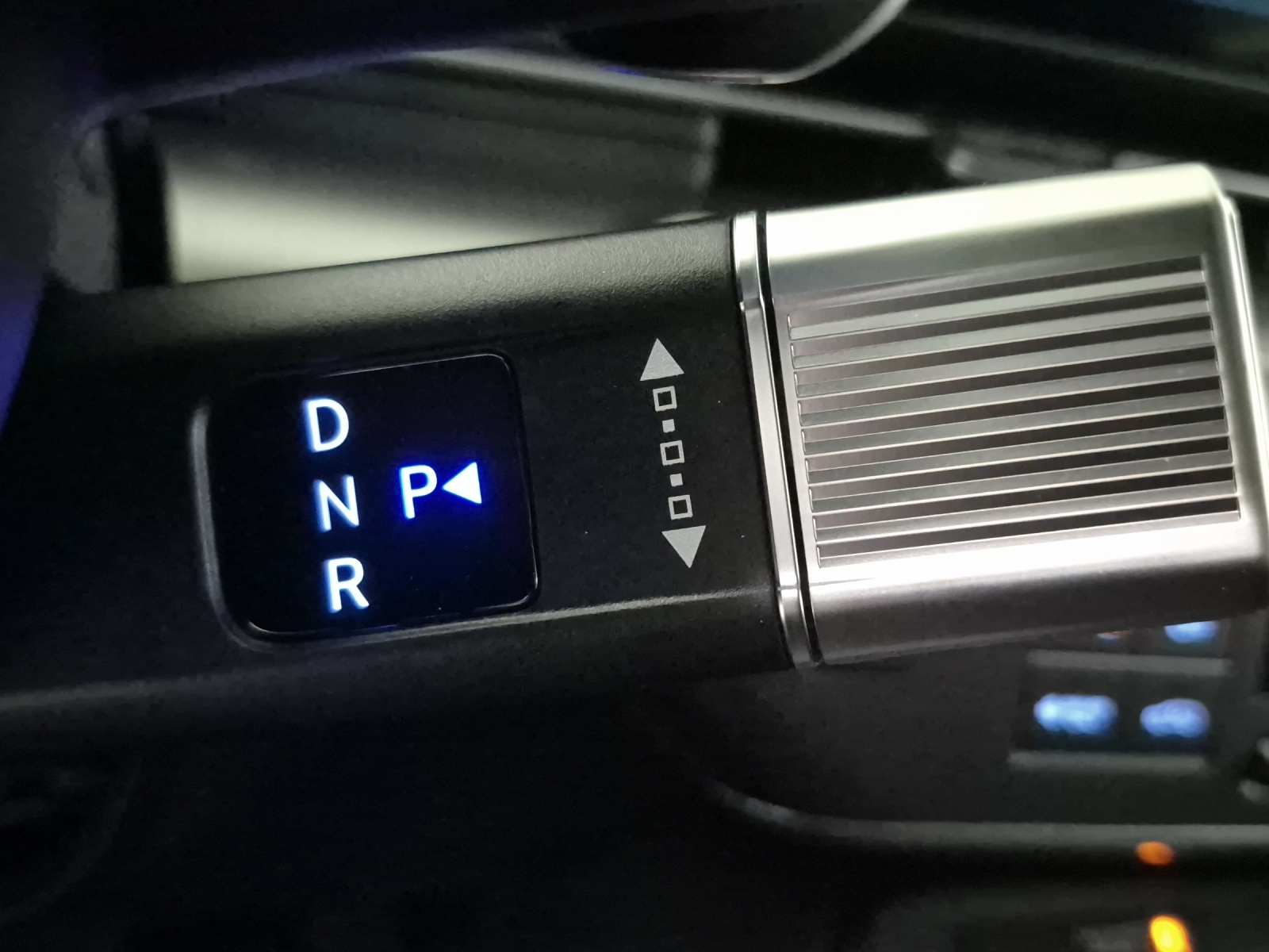 HYUNDAI Kona 65,4 kWh Electric Amplia-image-15