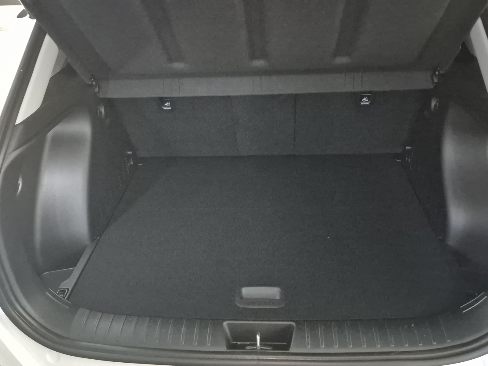 HYUNDAI Kona 65,4 kWh Electric Amplia-image-9