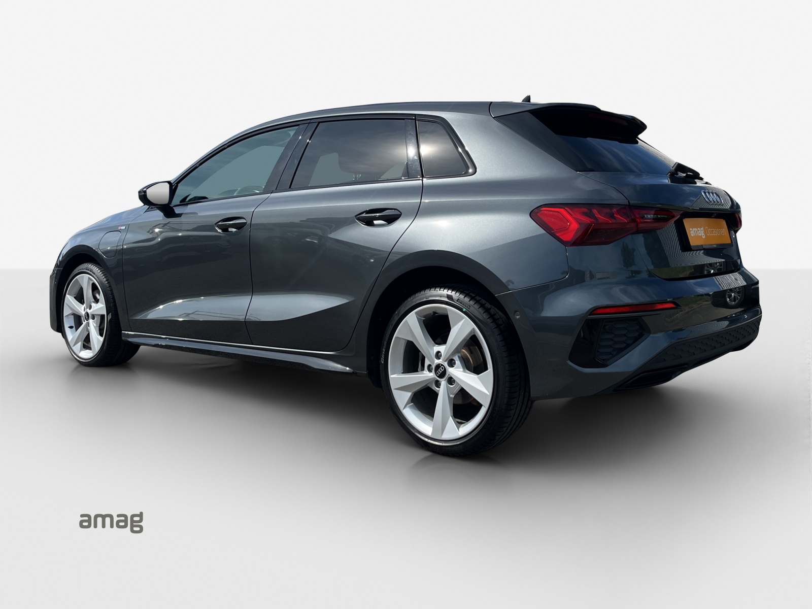 AUDI A3 Sportback 40 TFSI e S line Attraction S-tronic-showroom-element-2