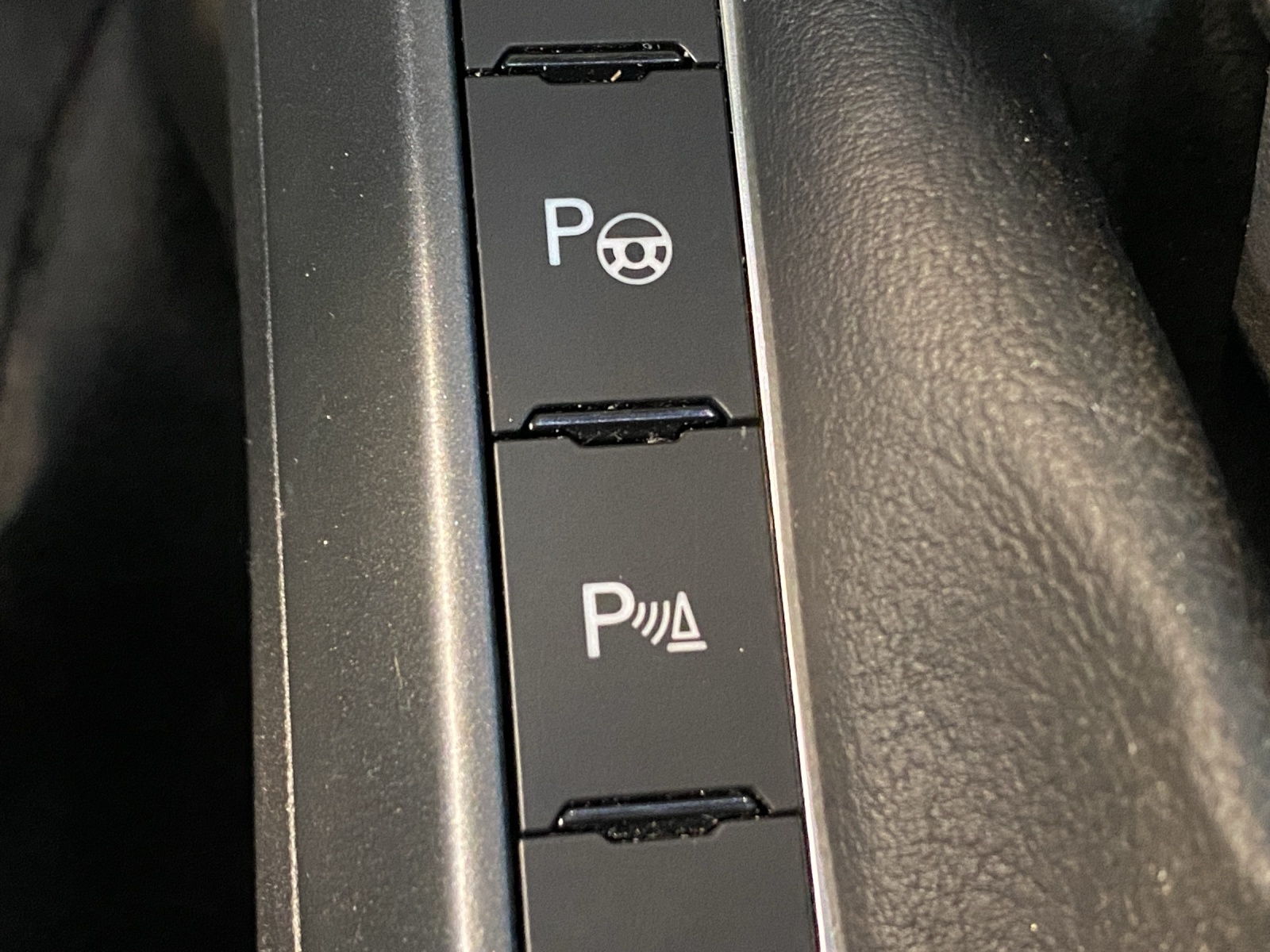VW Taigo 1.0 TSI R-Line DSG-image-14