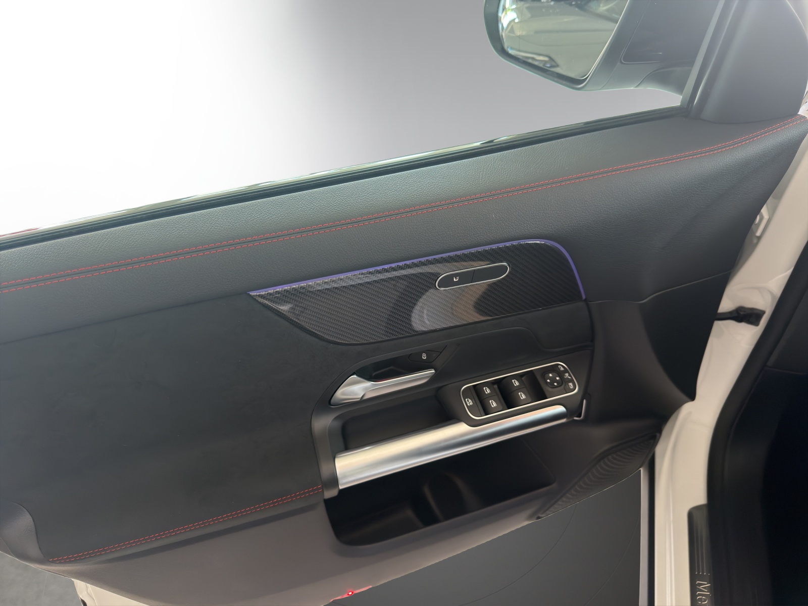 MERCEDES-BENZ GLA 250 4Matic 8G-DCT Swiss Star-image-5