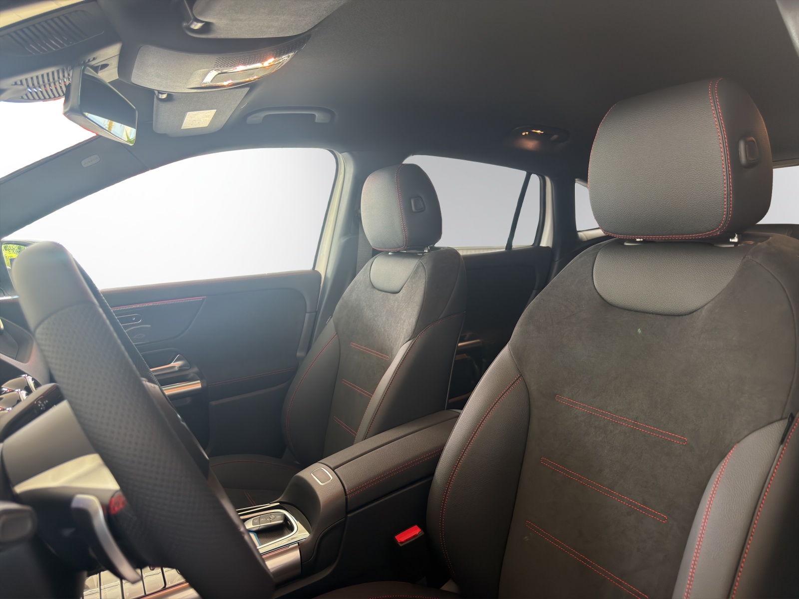 MERCEDES-BENZ GLA 250 4Matic 8G-DCT Swiss Star-image-6