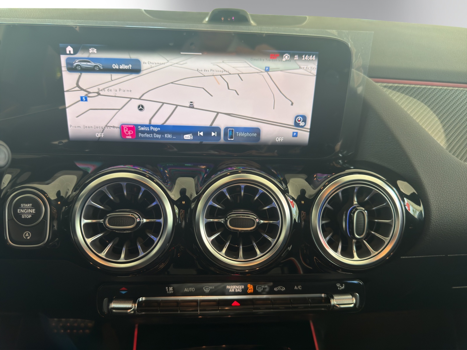 MERCEDES-BENZ GLA 250 4Matic 8G-DCT Swiss Star-image-12