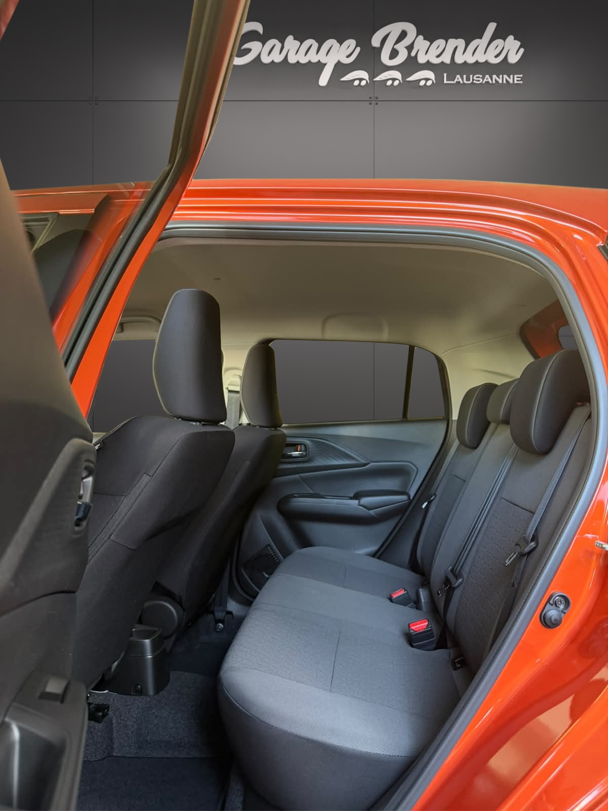 SUZUKI Swift 1.2 Sakura Hybrid 4x4-image-3