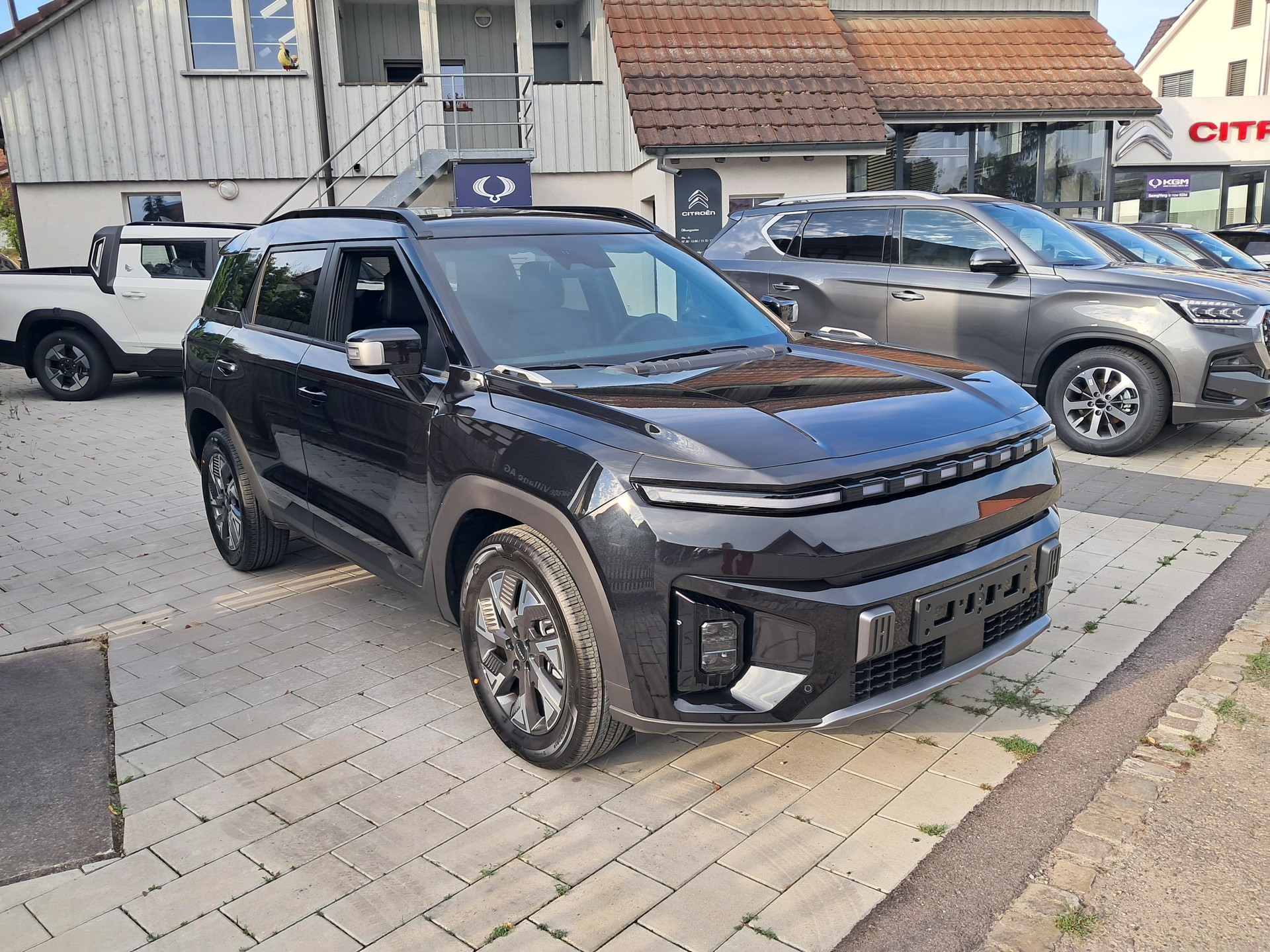 KGM-SsangYong Torres EVX 80 kWh Platinum-showroom-element-3