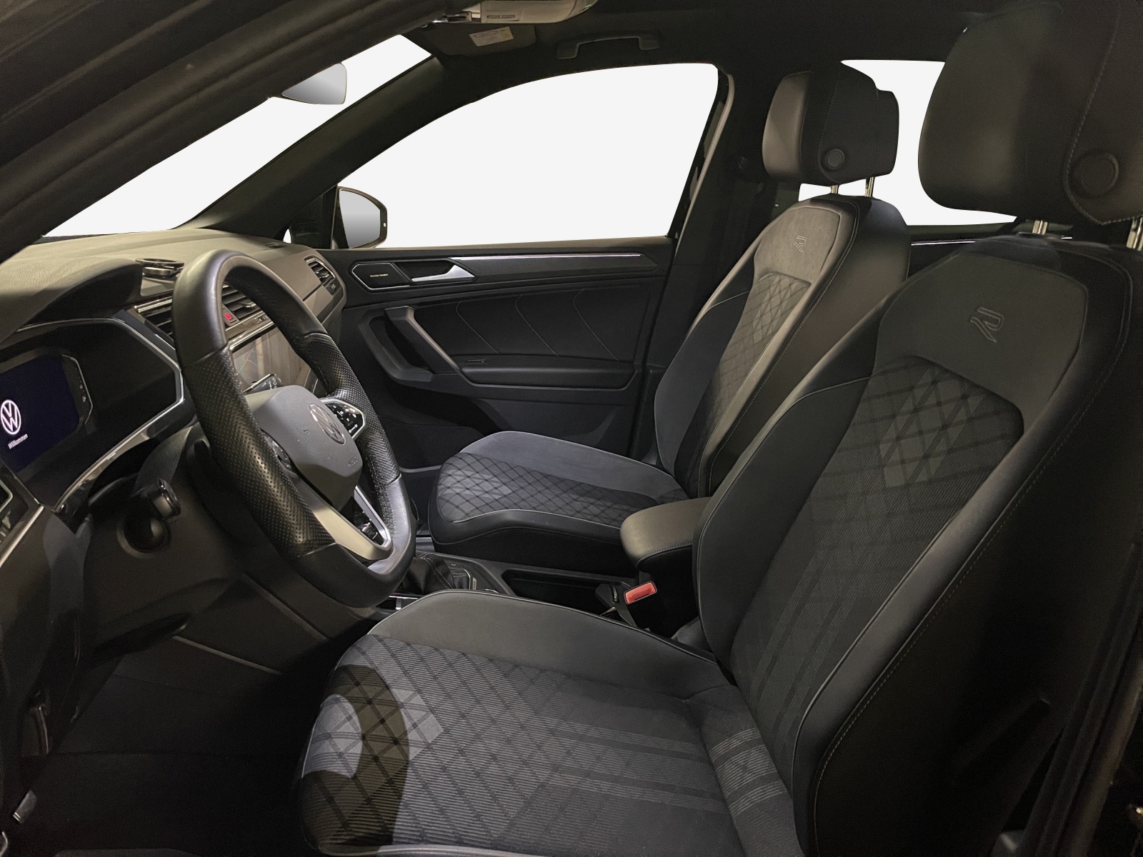VW Tiguan 2.0 TDI SCR R-Line 4Motion DSG-image-7