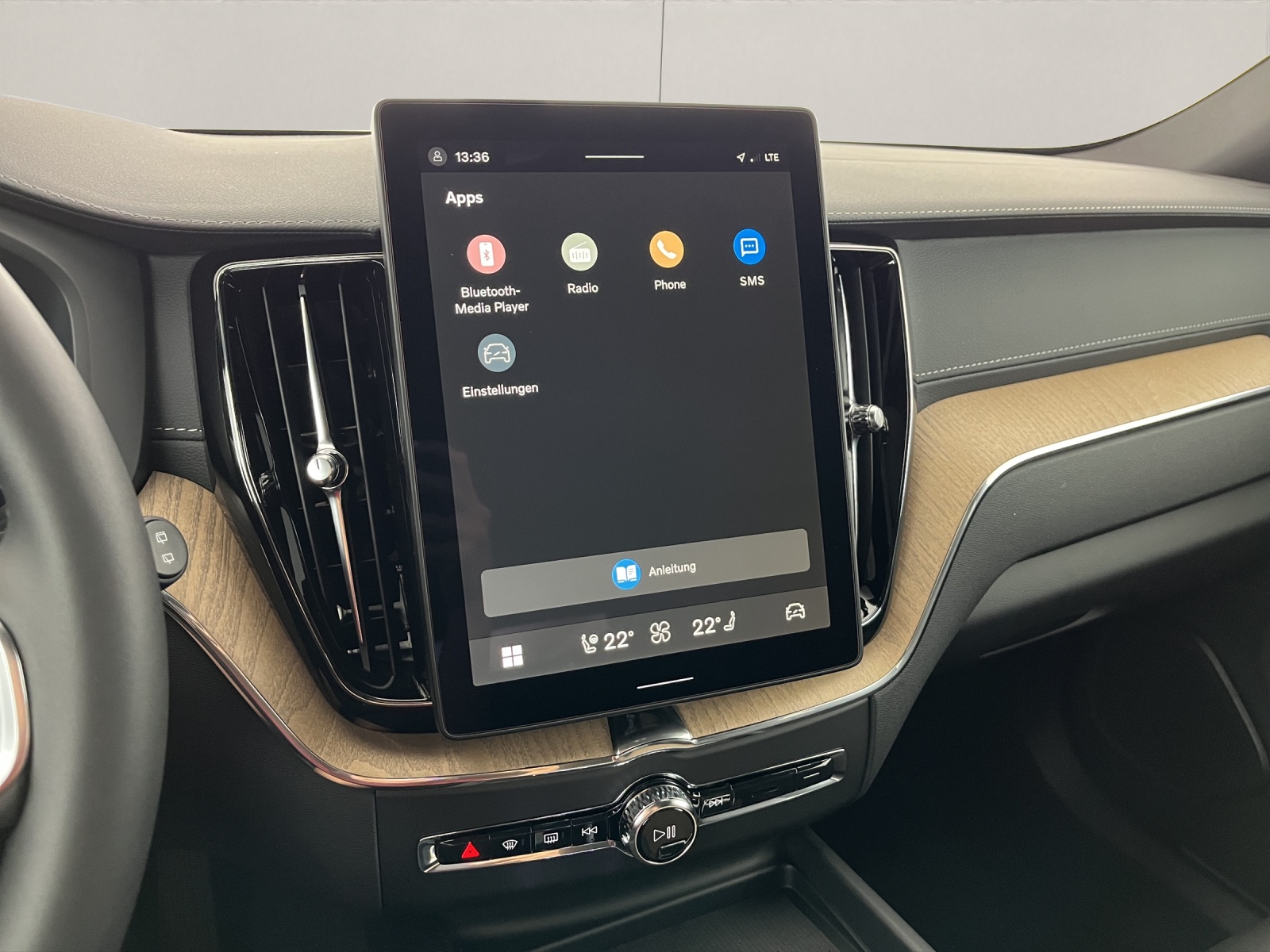 VOLVO XC60 2.0 B5 MH Ultra Dark AWD-image-14
