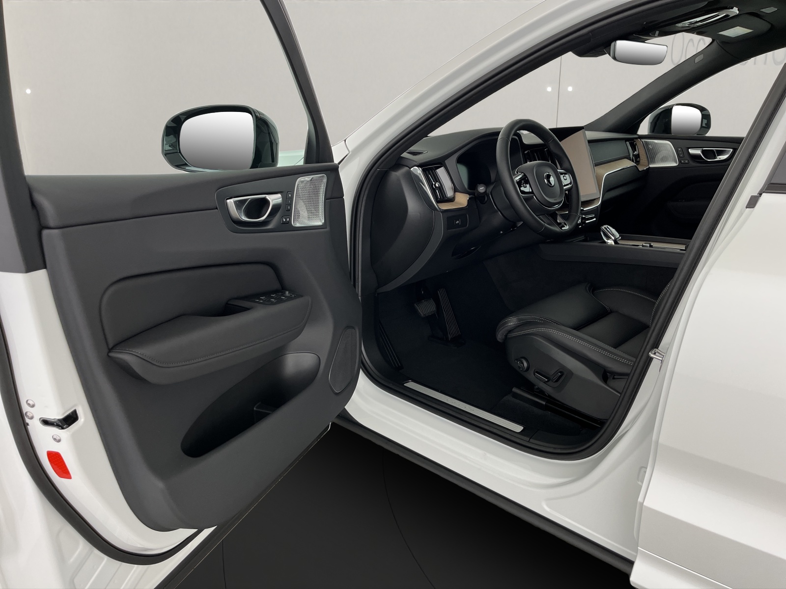 VOLVO XC60 2.0 B5 MH Ultra Dark AWD-image-7