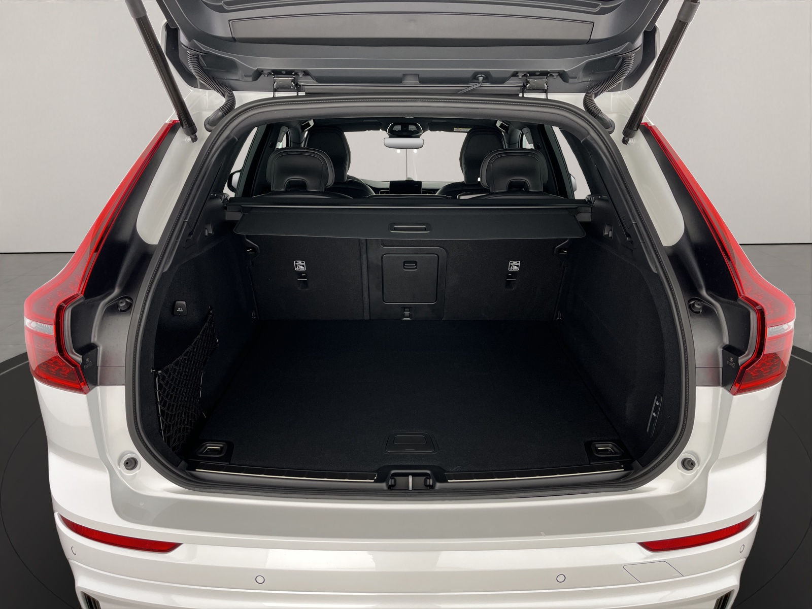 VOLVO XC60 2.0 B5 MH Ultra Dark AWD-image-5