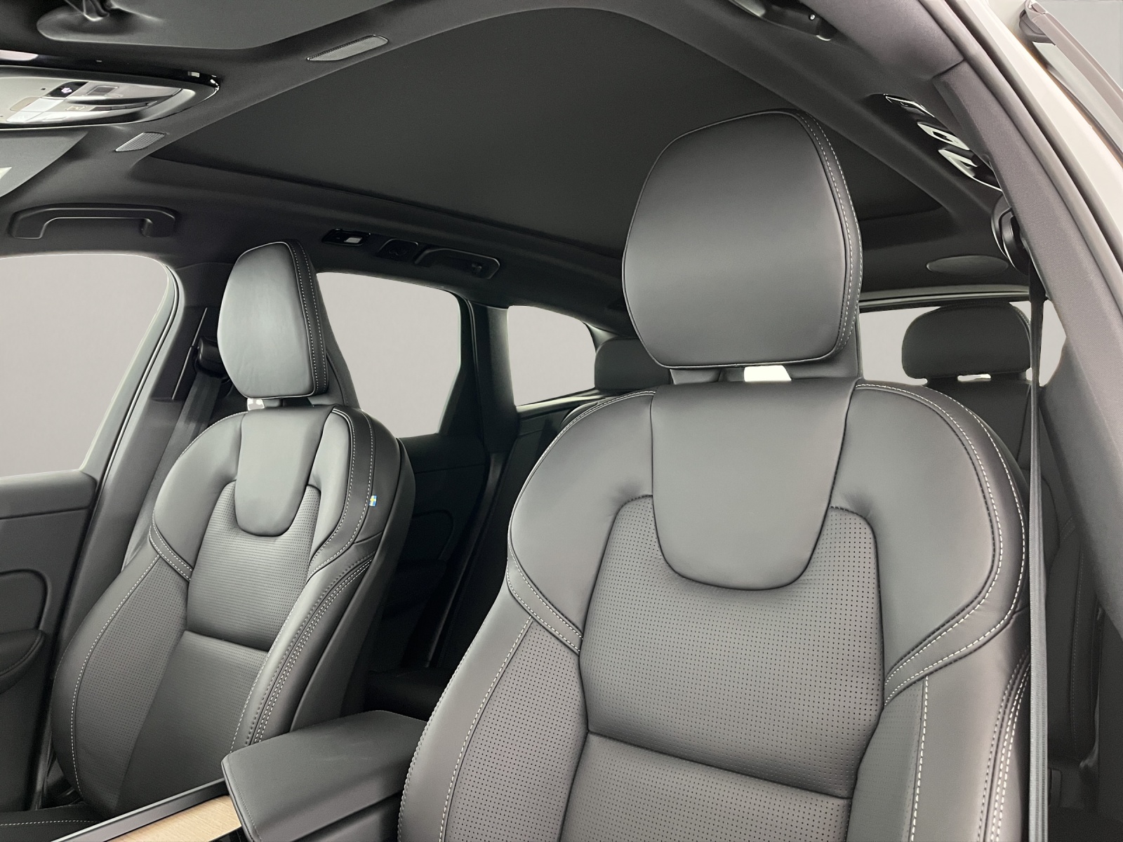 VOLVO XC60 2.0 B5 MH Ultra Dark AWD-image-10