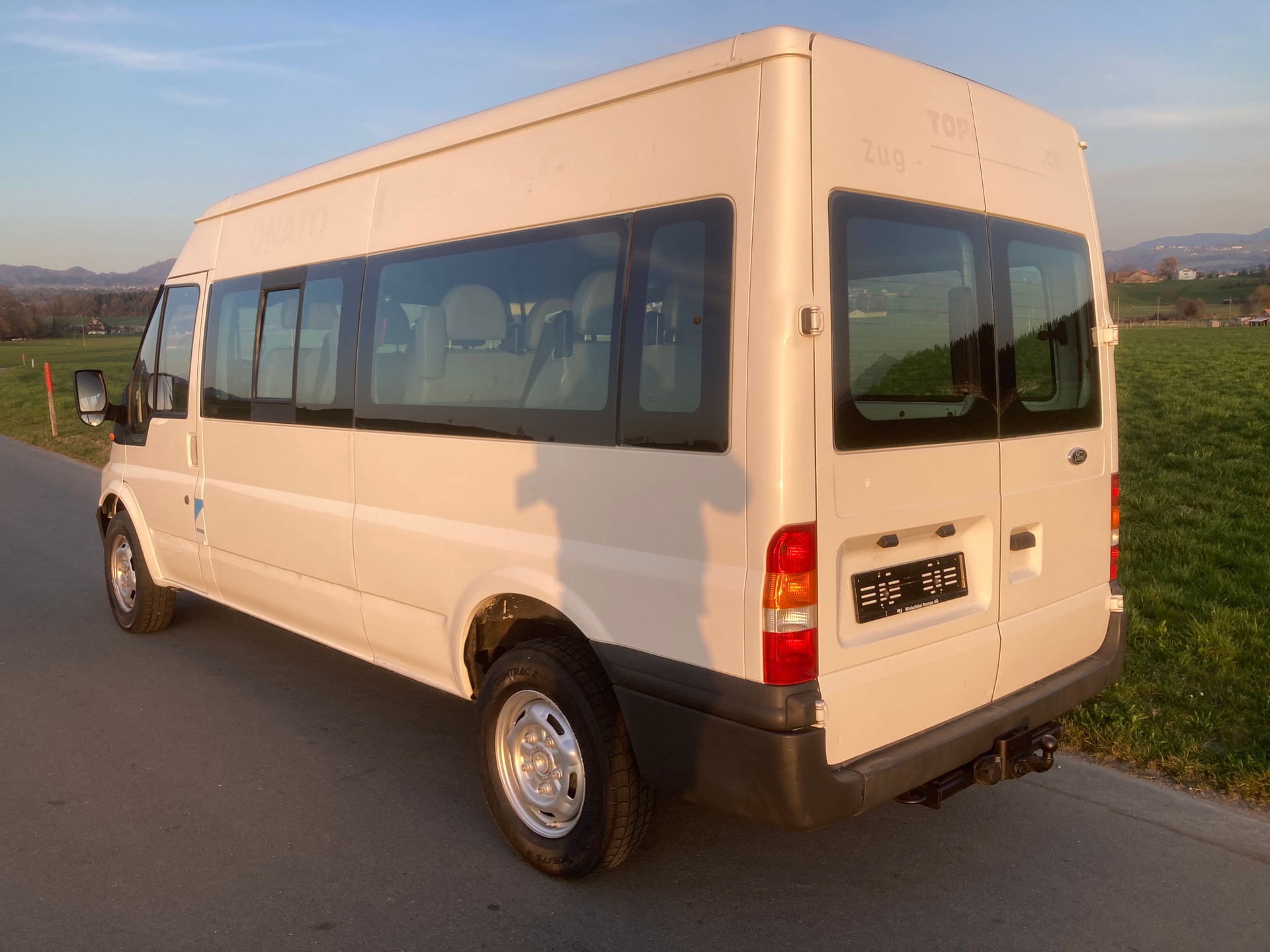 FORD Transit 2.4 TDCi Bus 14 Pl. mit Anhängerkupplung-image-3