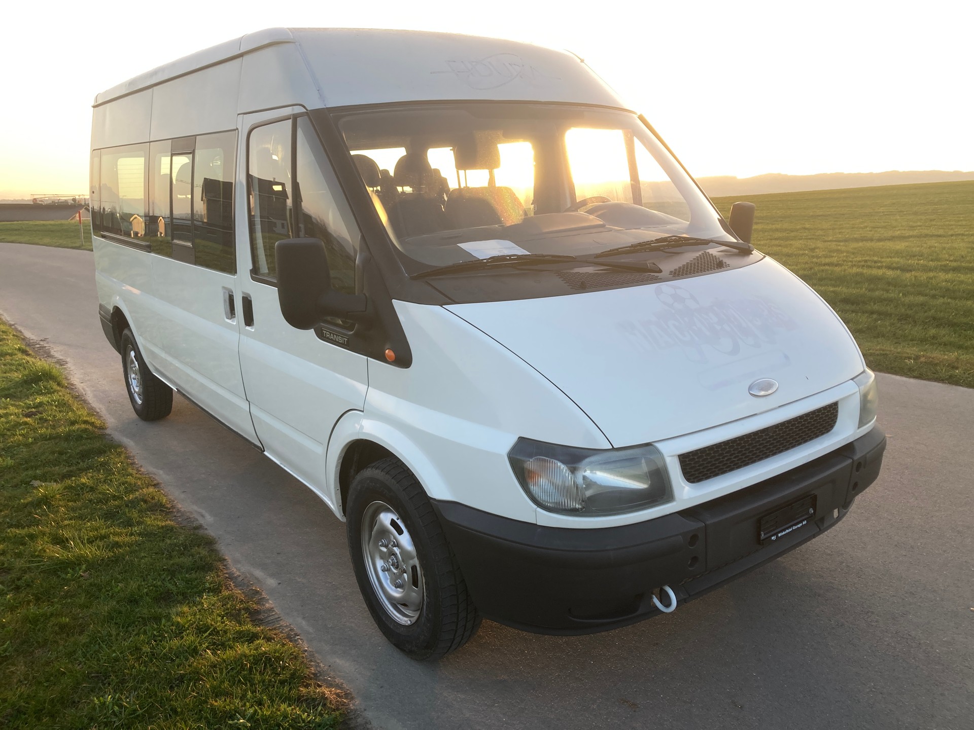 FORD Transit 2.4 TDCi Bus 14 Pl. mit Anhängerkupplung-image-1