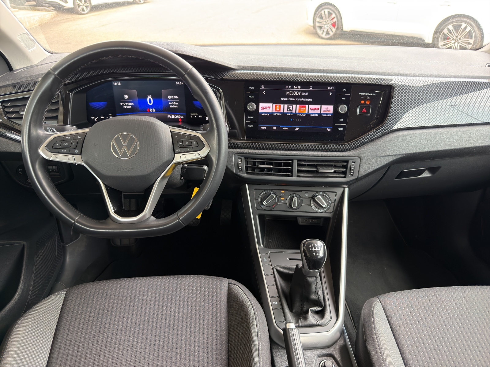 VW Polo 1.0 TSI Life-image-11