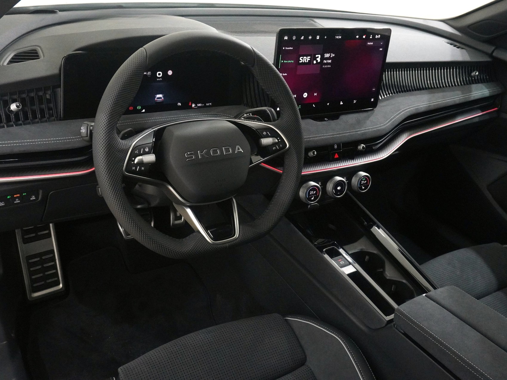 SKODA Superb 2.0 TDI Sportline 4x4 DSG-image-10
