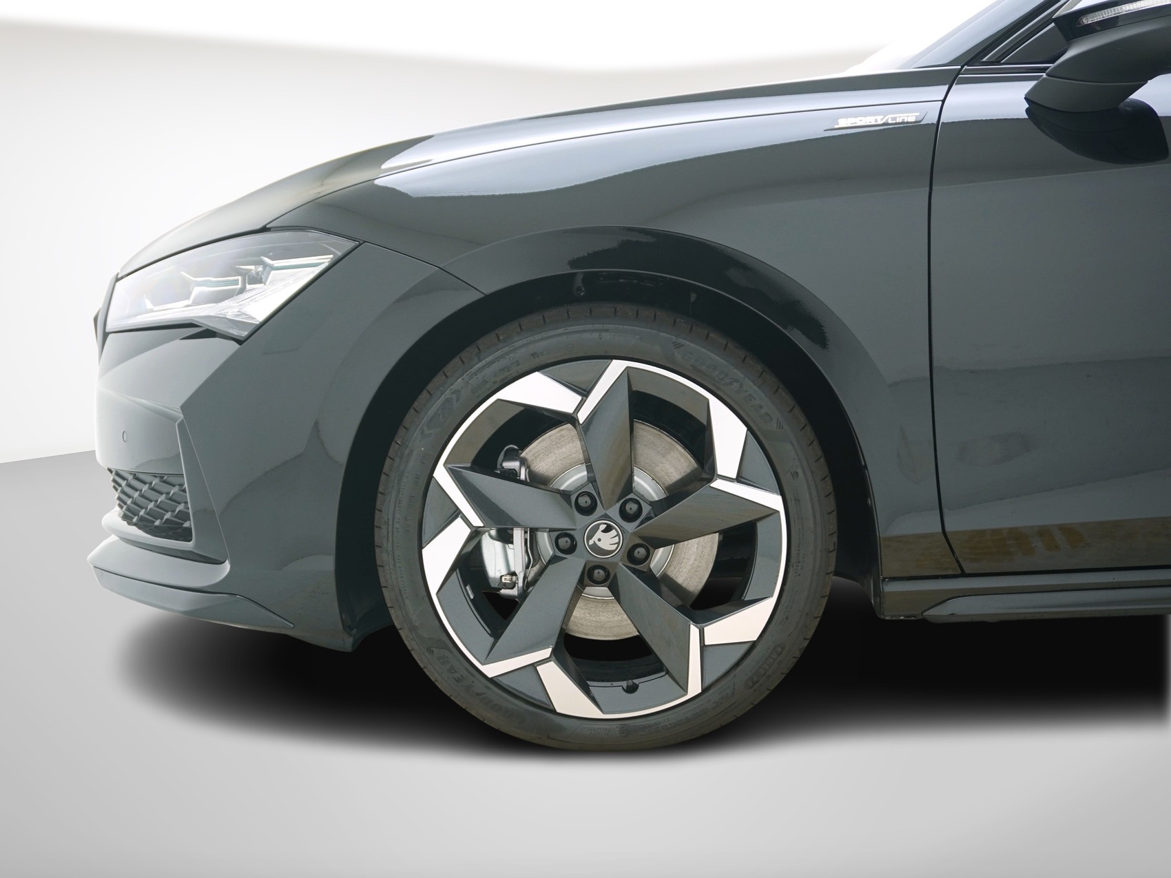 SKODA Superb 2.0 TDI Sportline 4x4 DSG-image-9