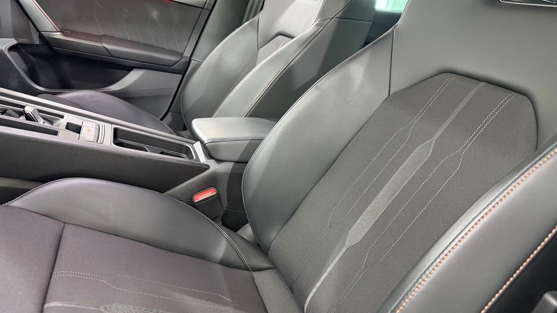 SEAT Leon 1.4 eHybrid DSG-image-5